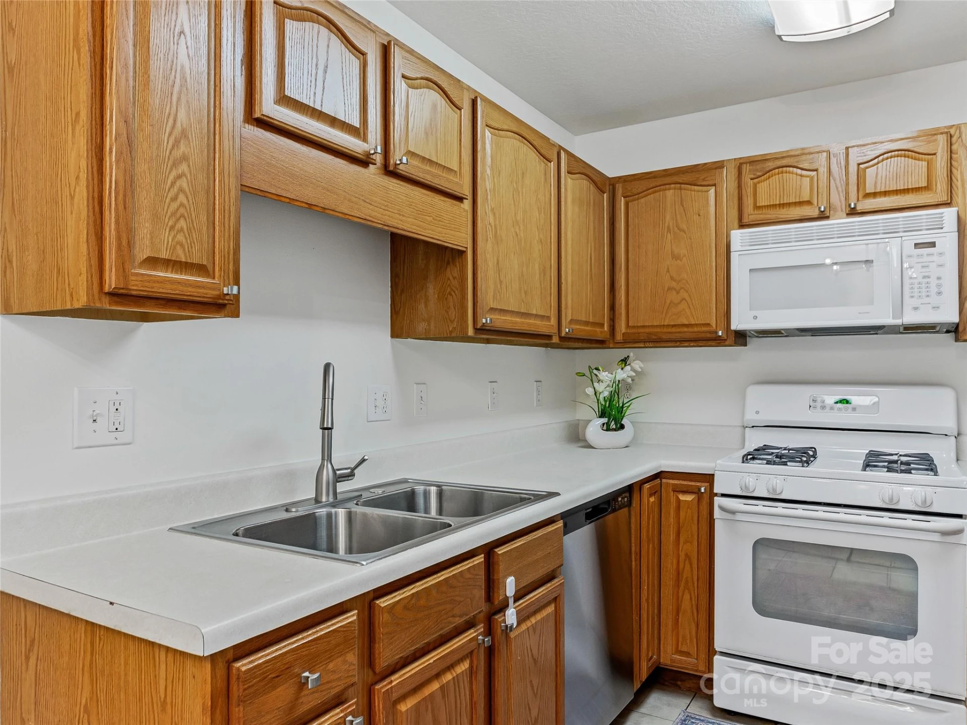 30 Rotunda Circle - Photo 7