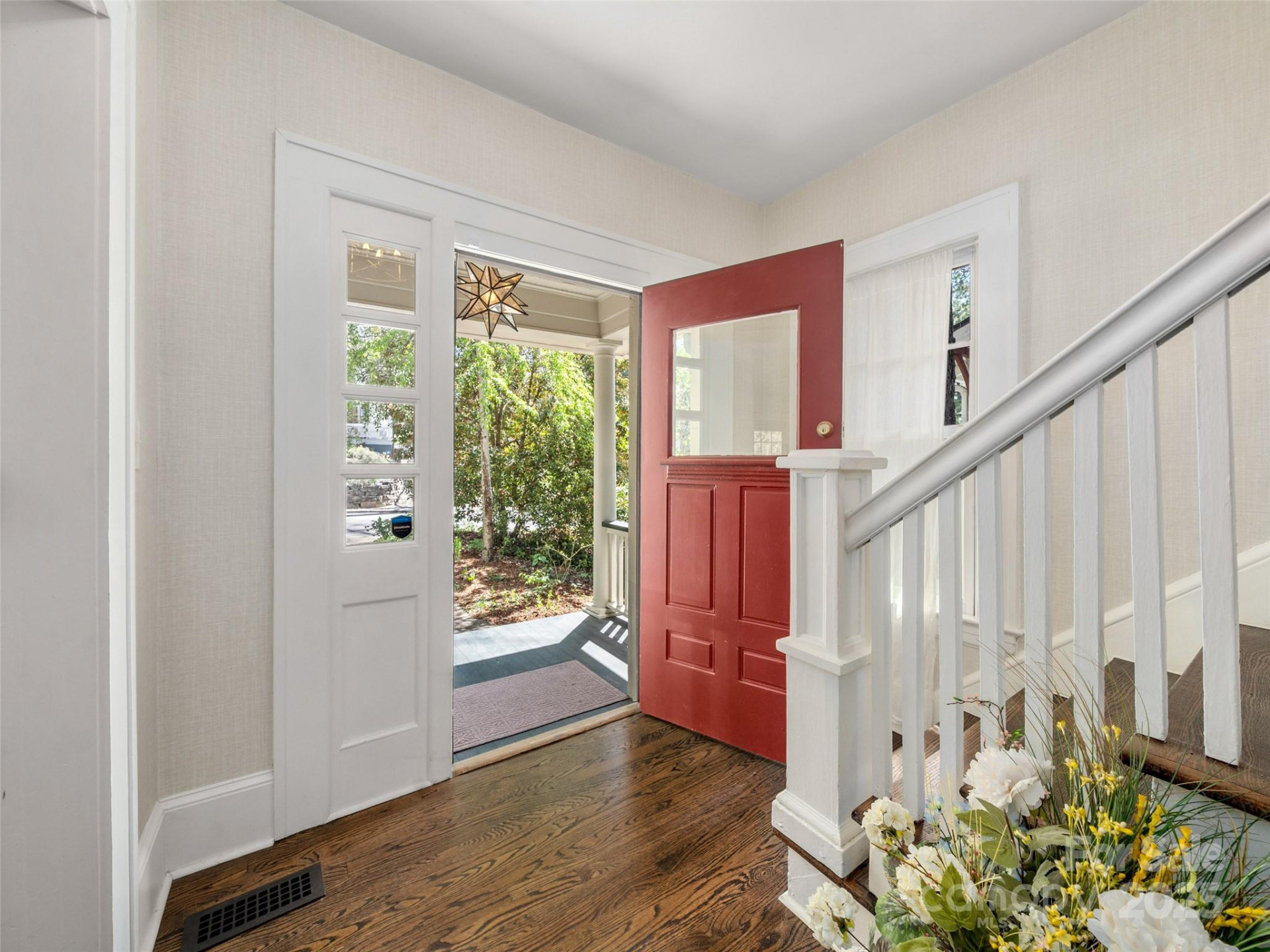 27 Westover Drive - Photo 3