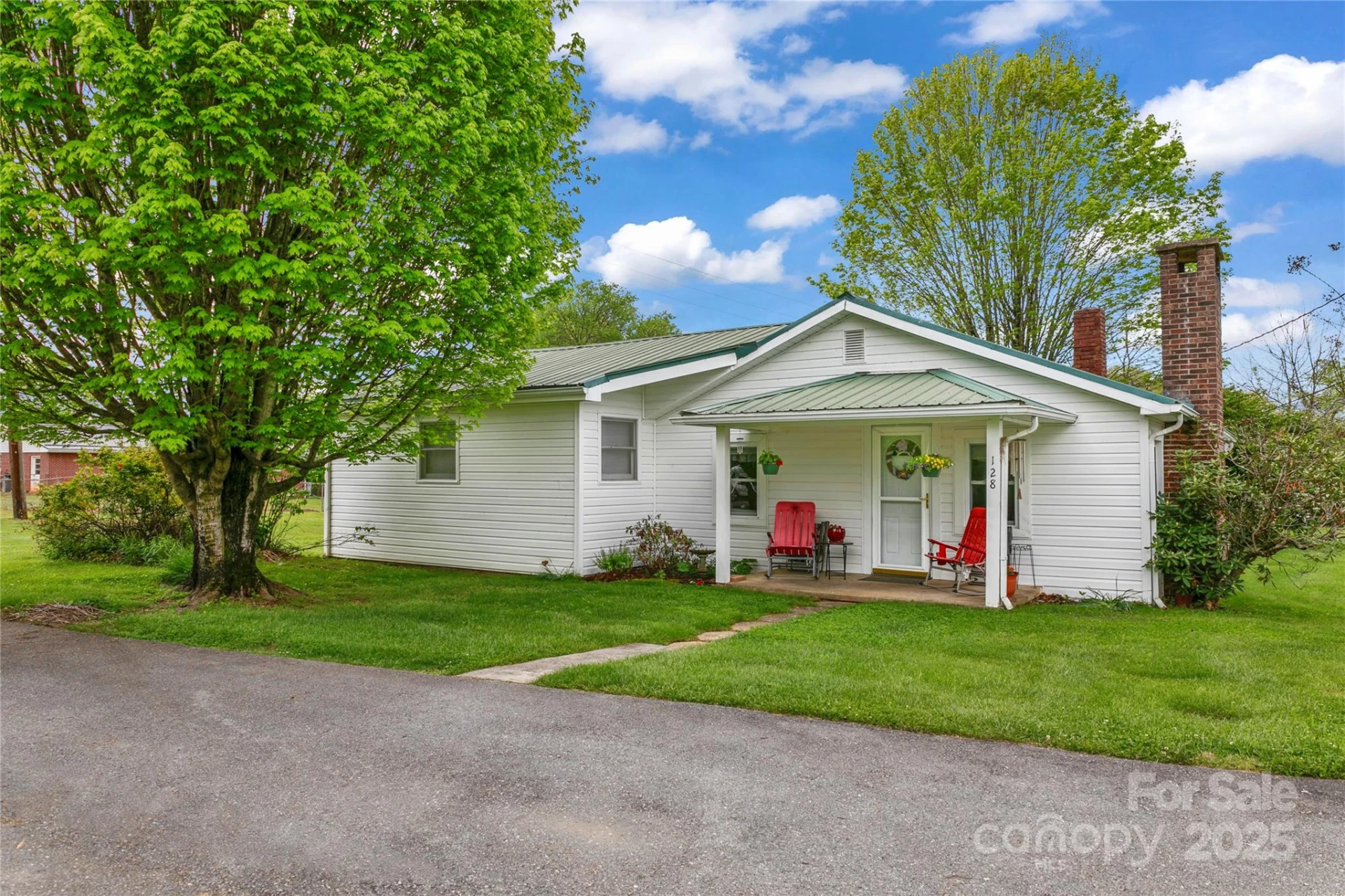 128 Summit Avenue