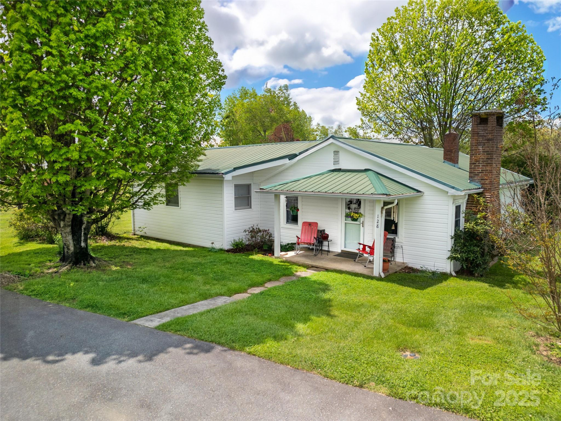 128 Summit Avenue - Photo 4