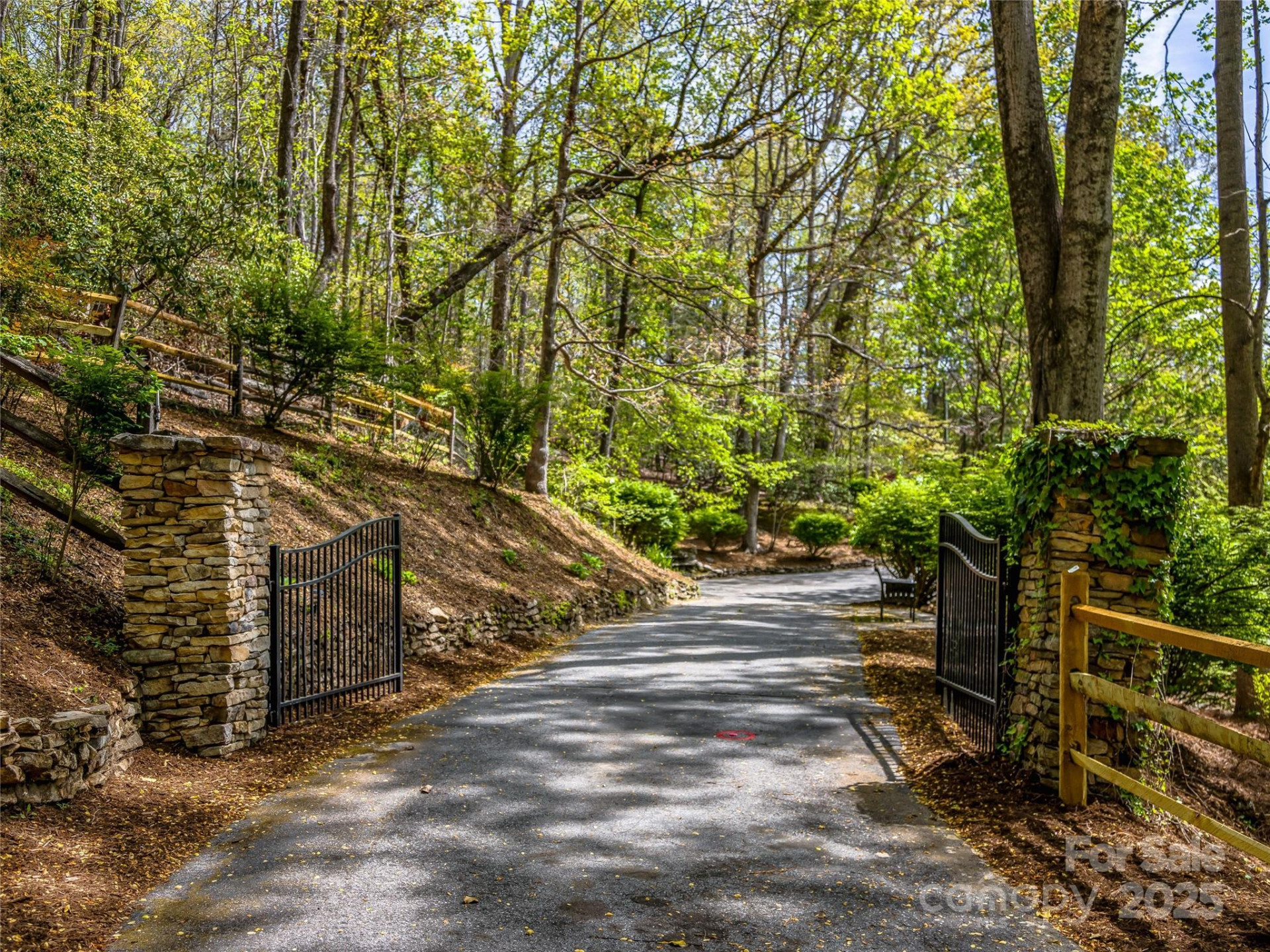 74 Solar Lane - Photo 2