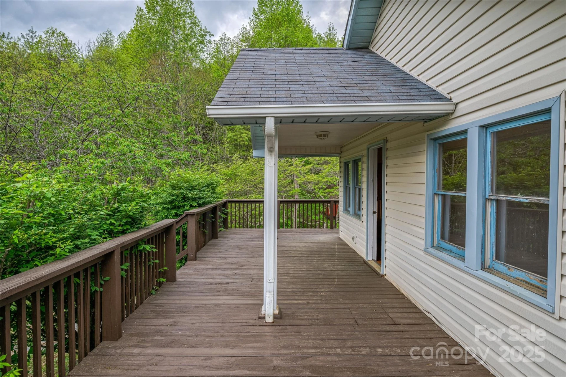 318 Sandy Way - Photo 18