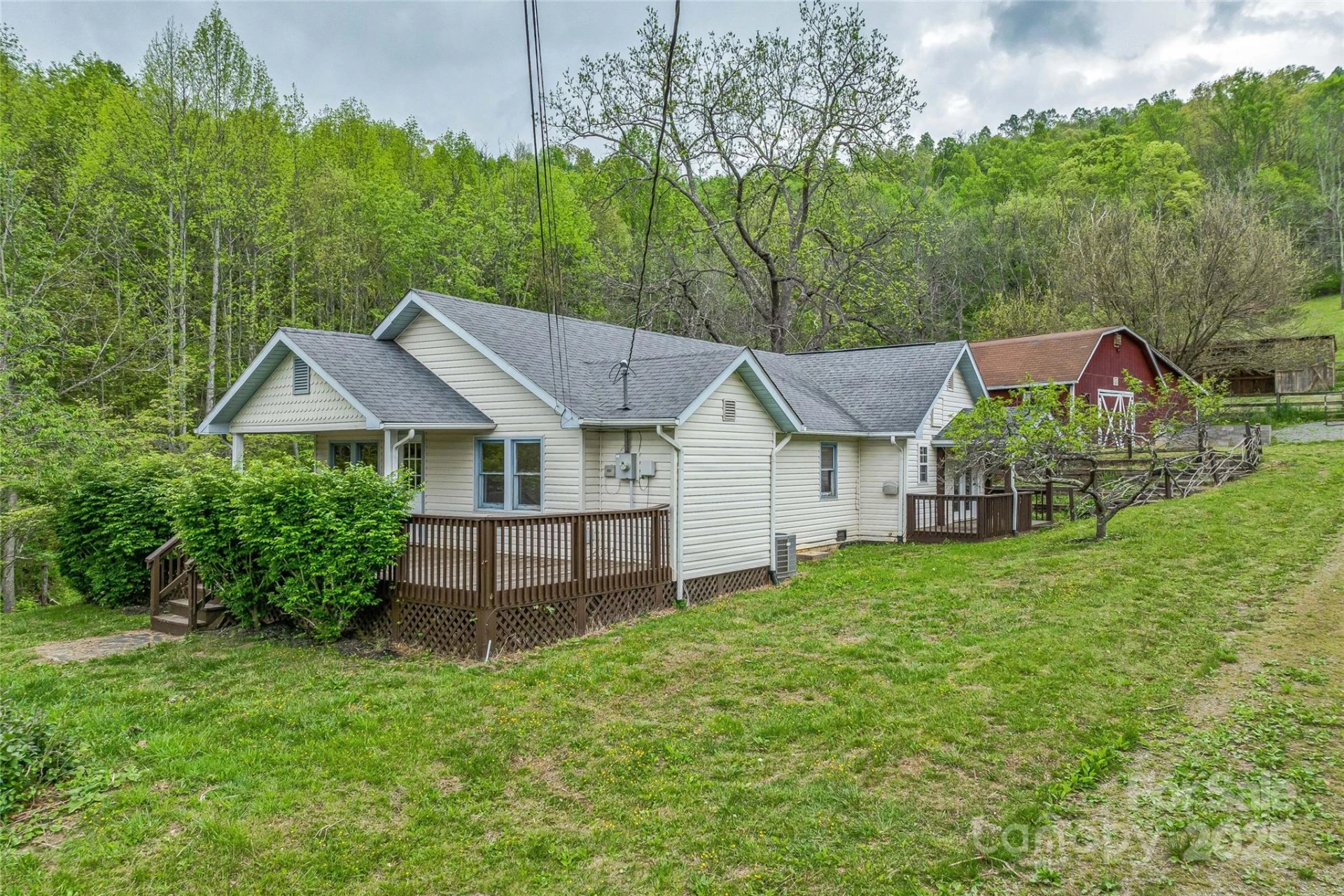 318 Sandy Way - Photo 3