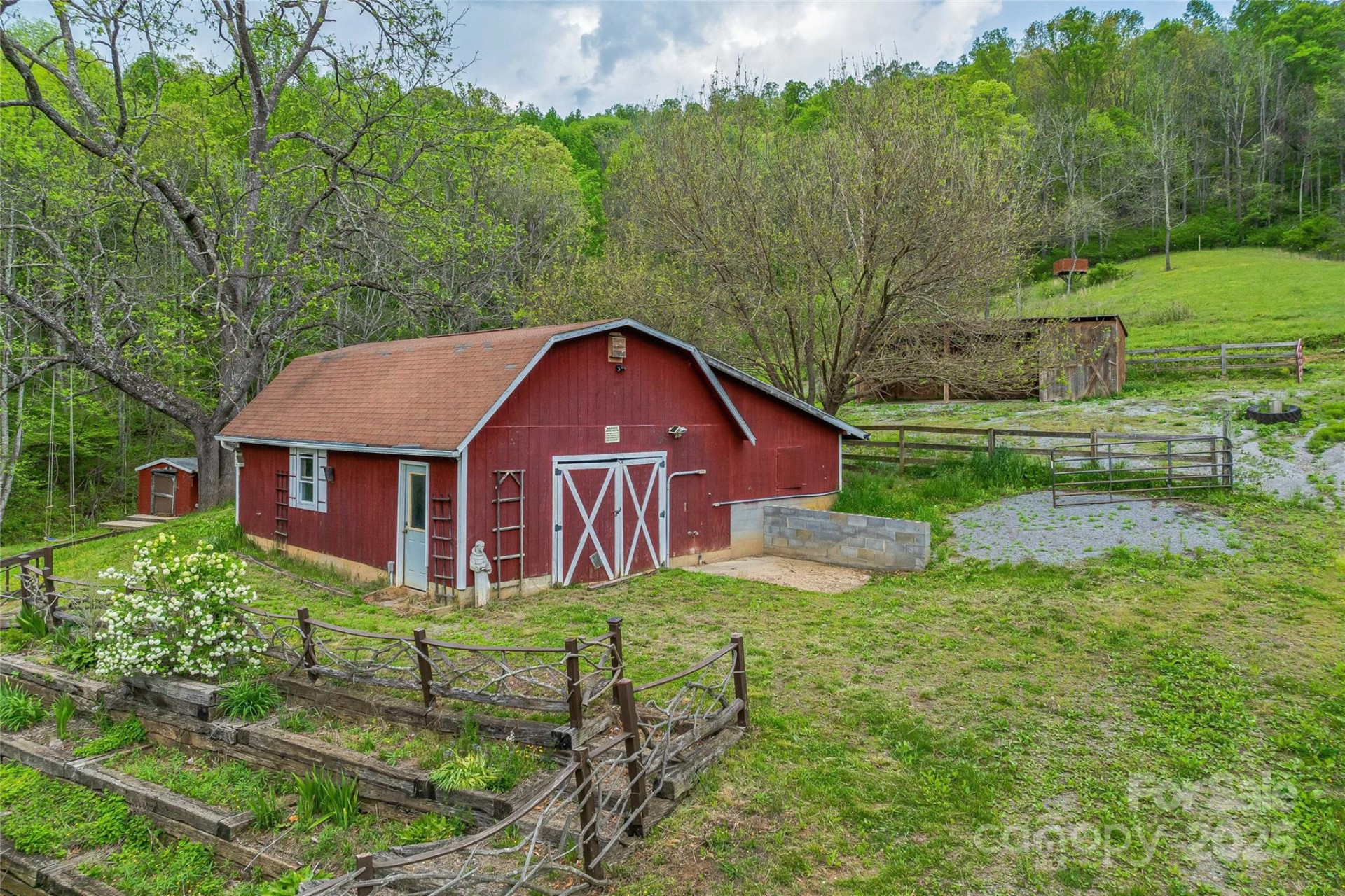 318 Sandy Way - Photo 24