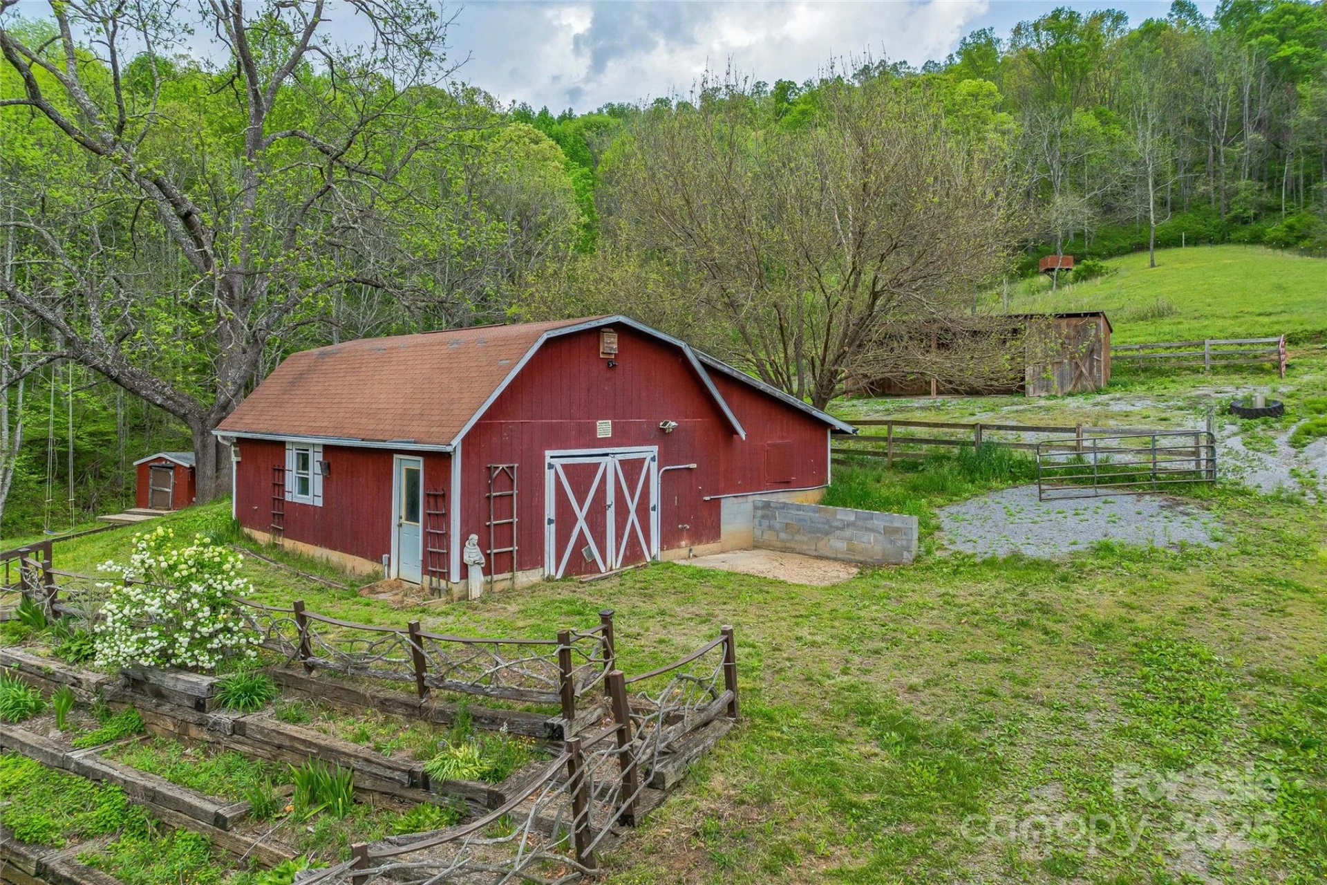 318 Sandy Way - Photo 24