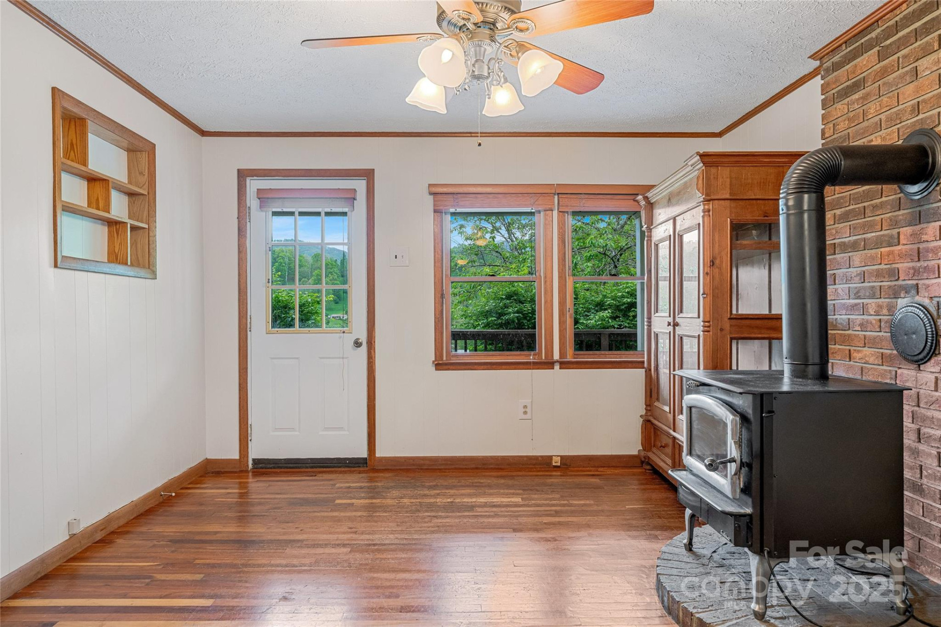 318 Sandy Way - Photo 6