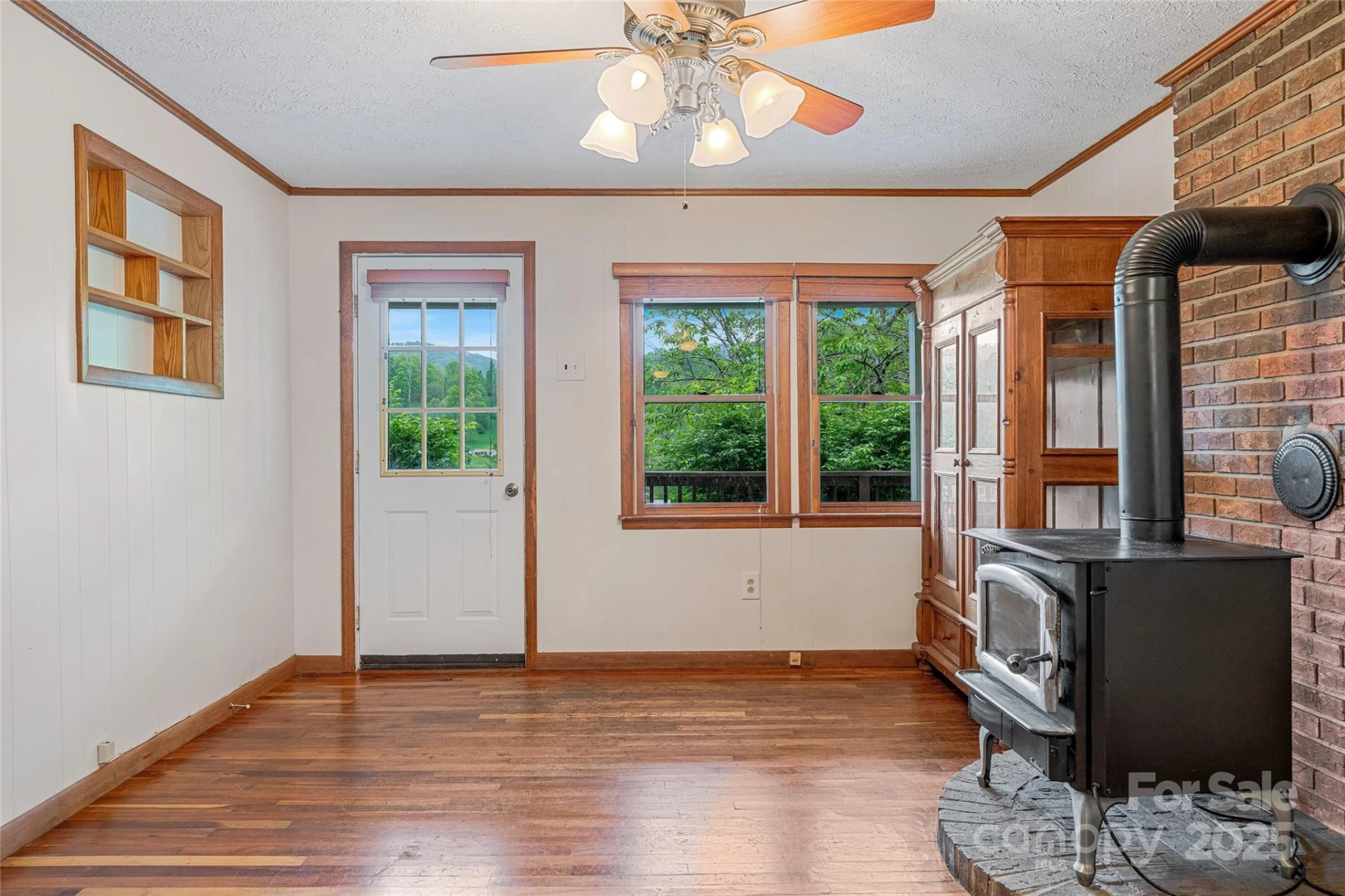 318 Sandy Way - Photo 6