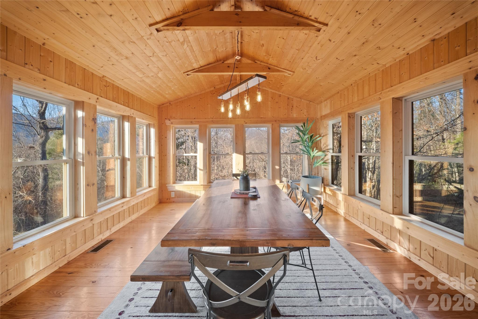 173 Mistletoe Park - Photo 6