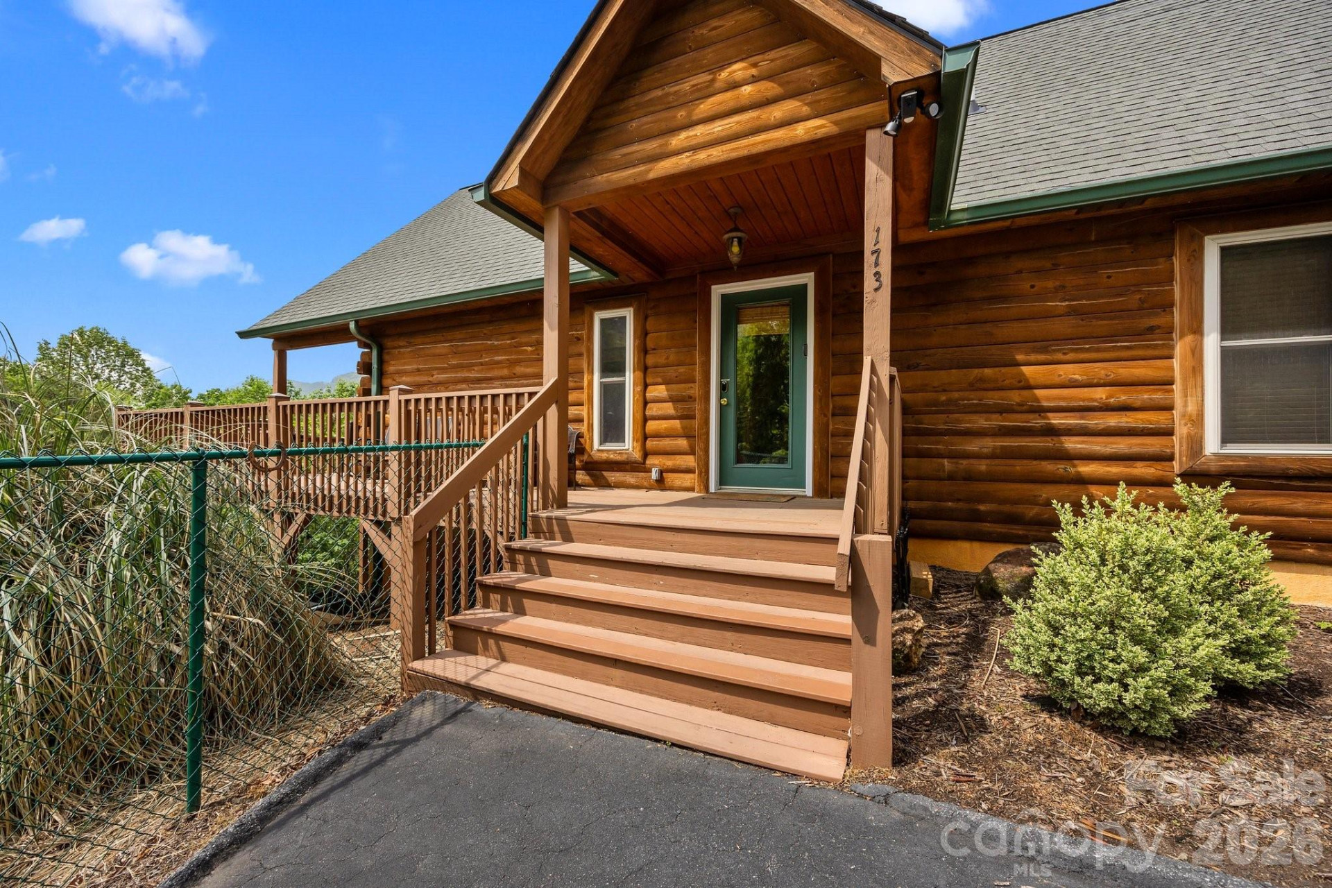 173 Mistletoe Park - Photo 8