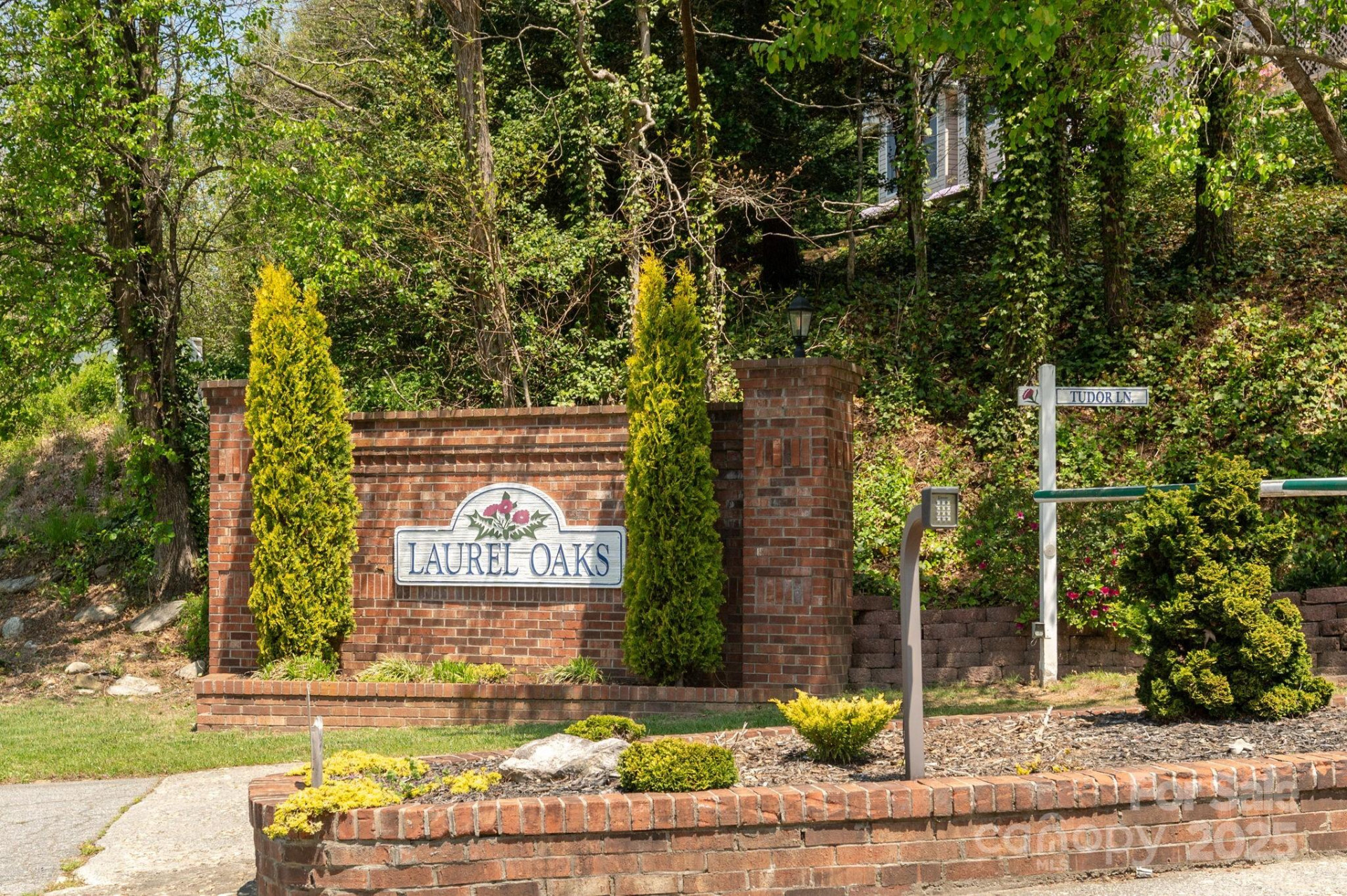 28 Tudor Crescent Court - Photo 4