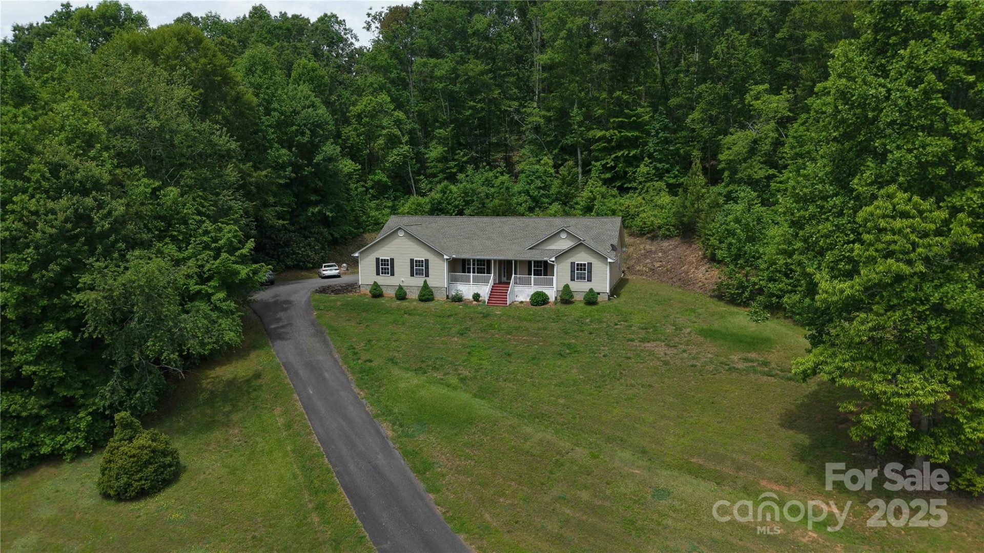 207 Lakeview Drive - Photo 2