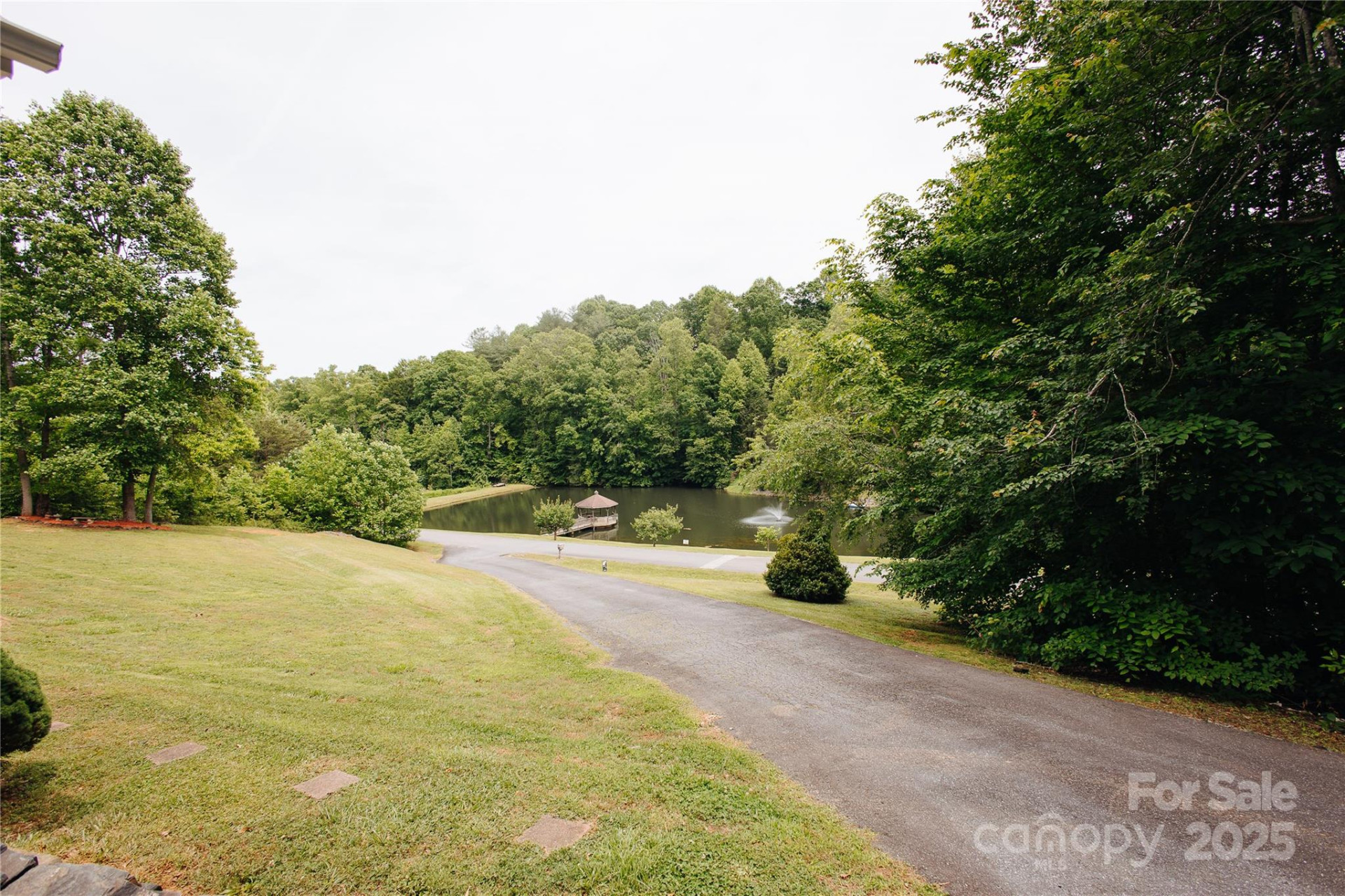 207 Lakeview Drive - Photo 12