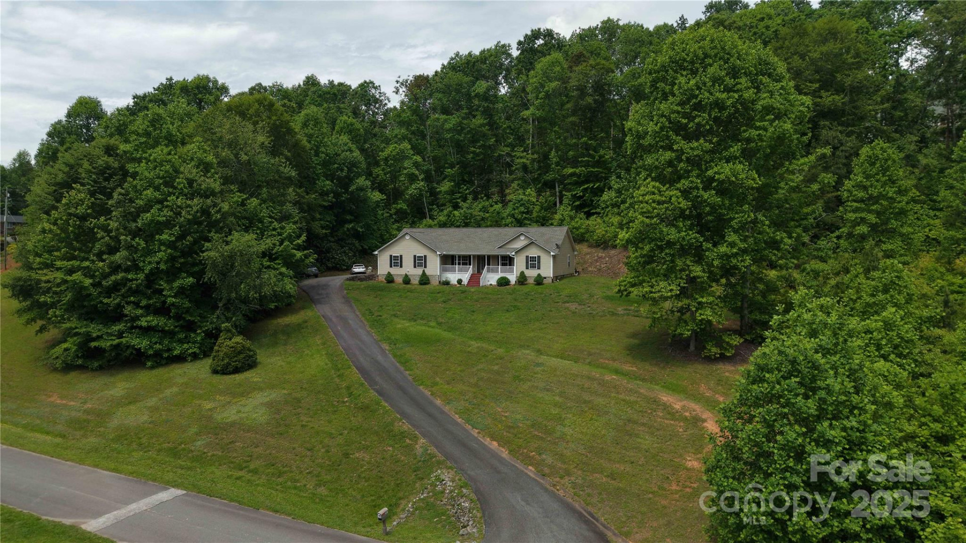 207 Lakeview Drive - Photo 5