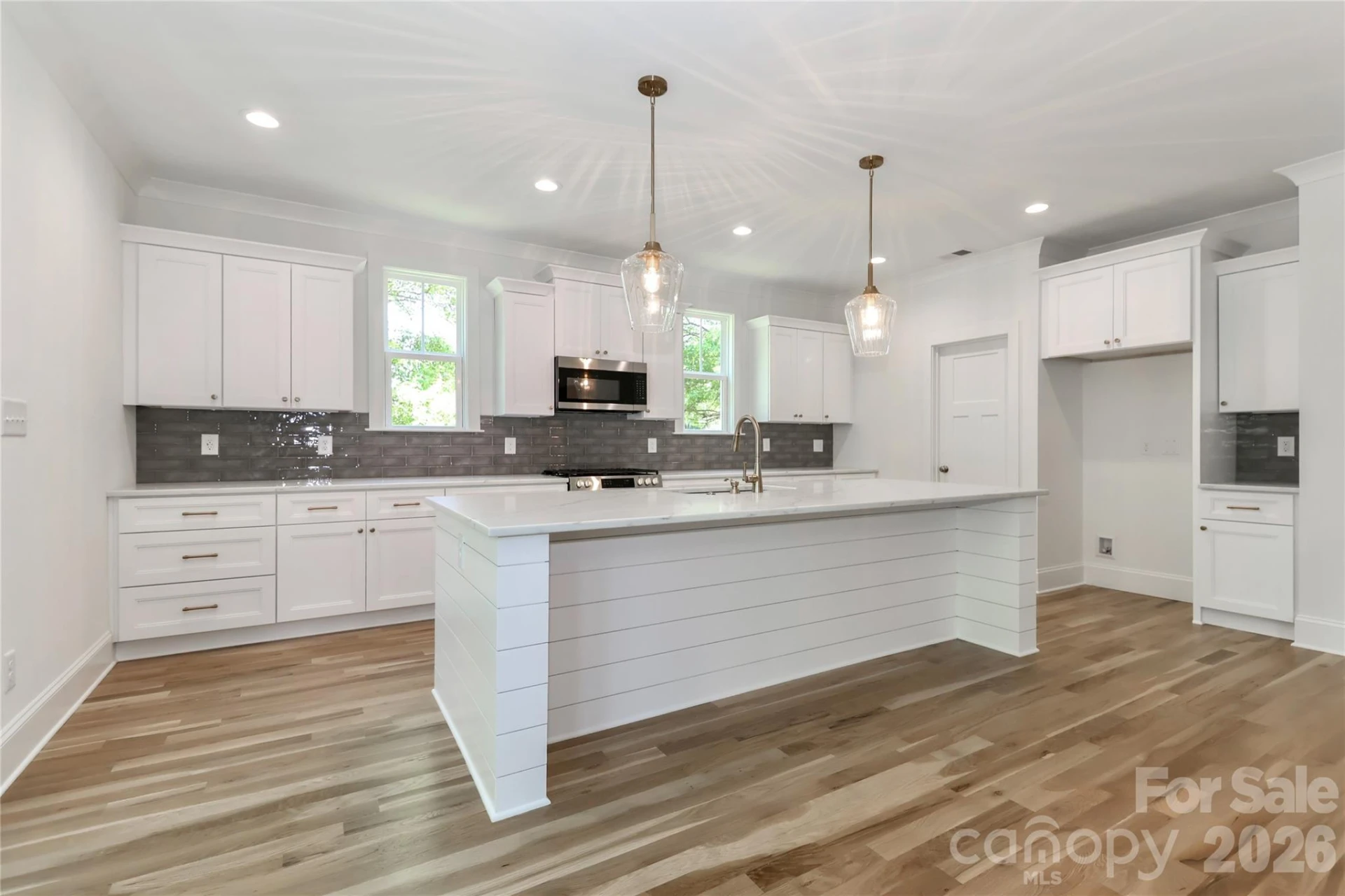 1061 The Glen Street - Photo 6