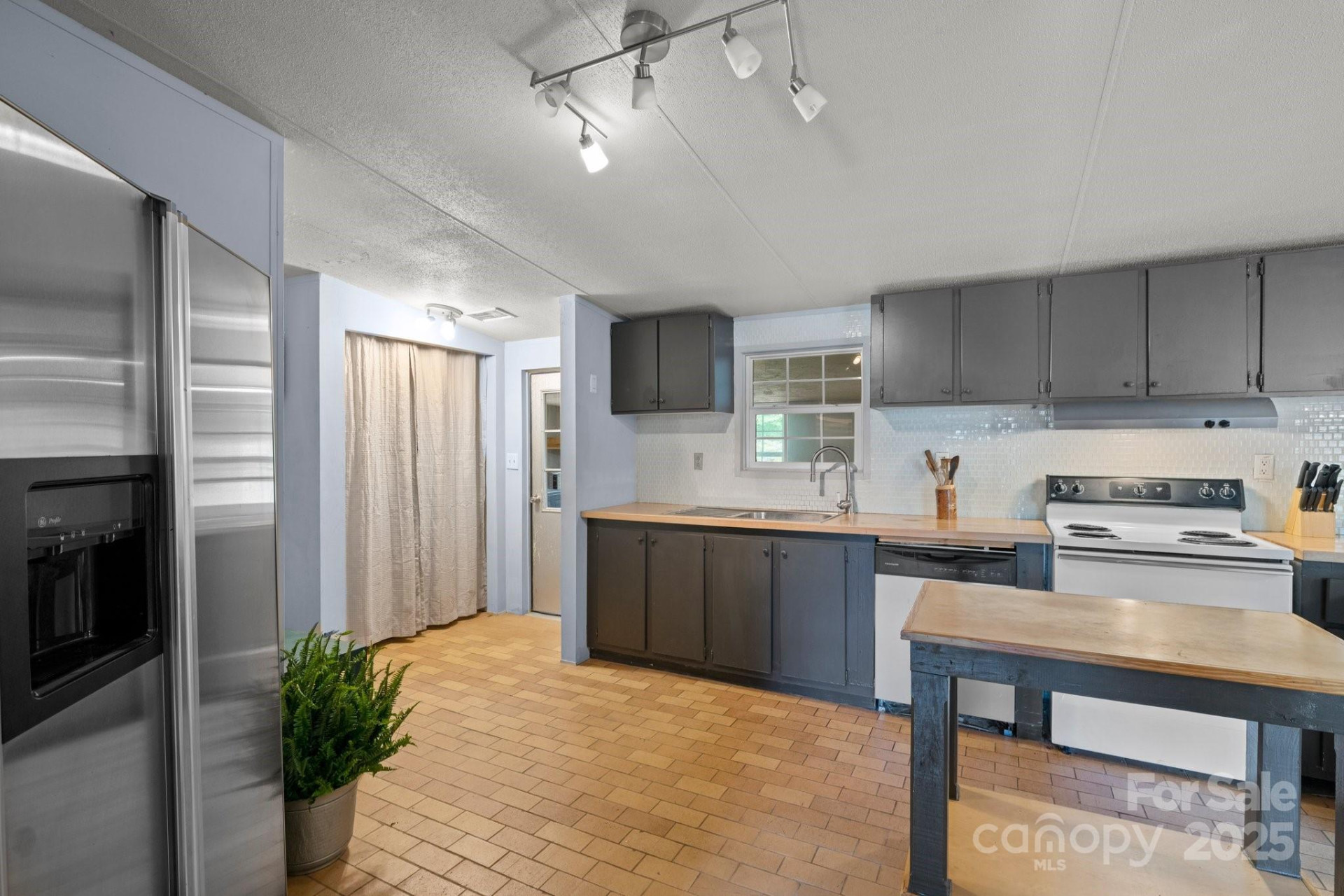 8252 Holbert Cove Road - Photo 13