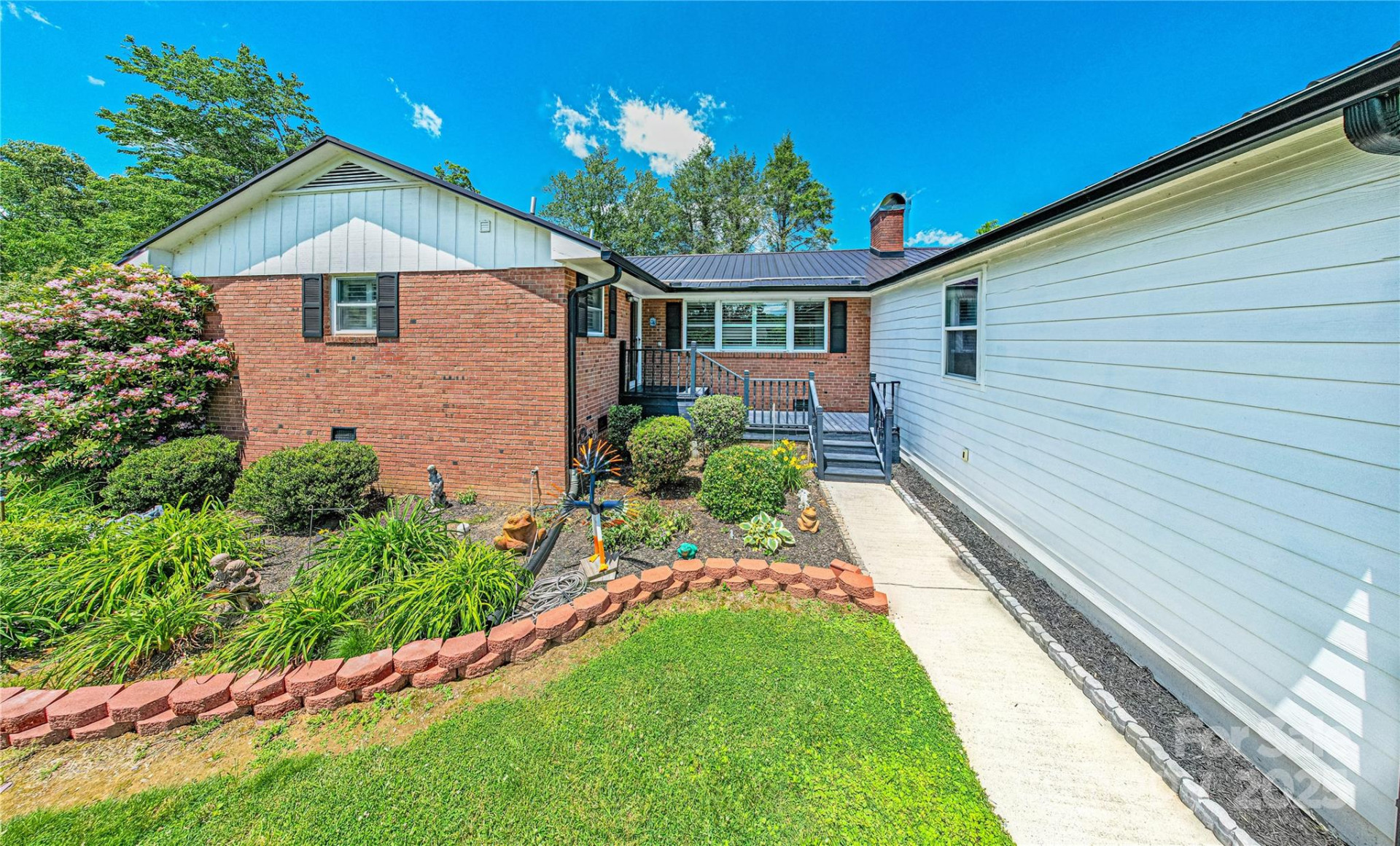 75 Hawthorne Drive - Photo 5