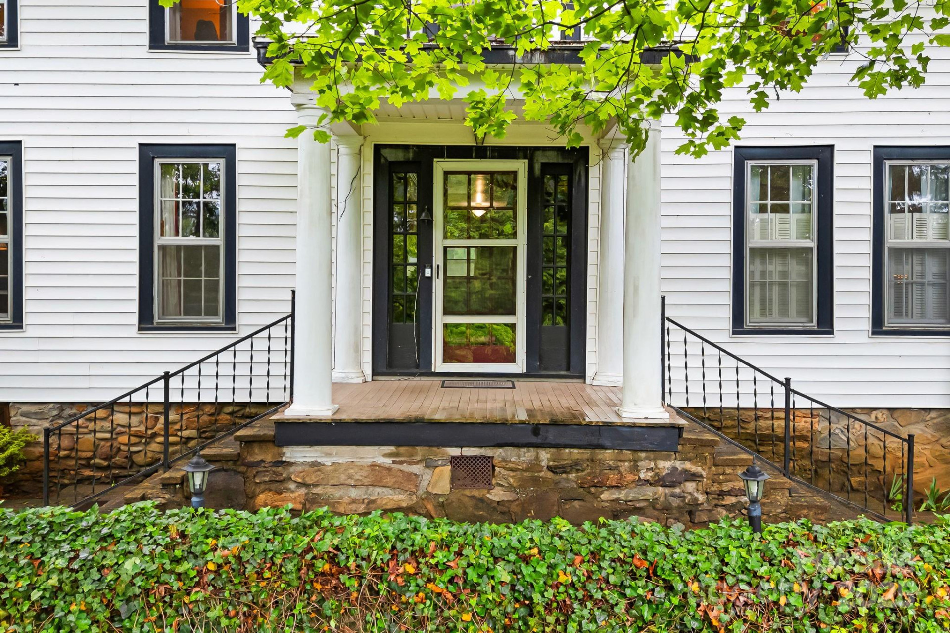 1186 Old US 70 Highway - Photo 3