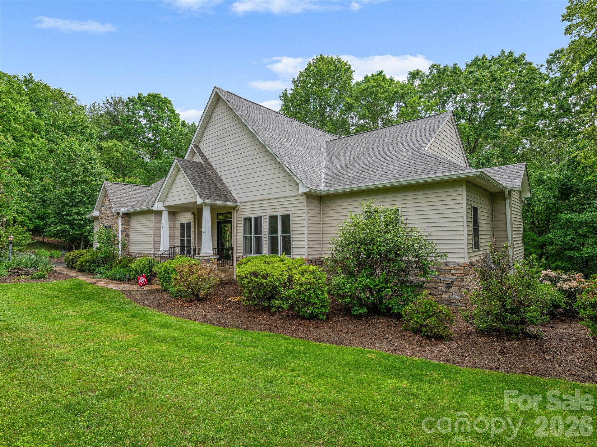 138 Bridlewood Trail - Photo 3