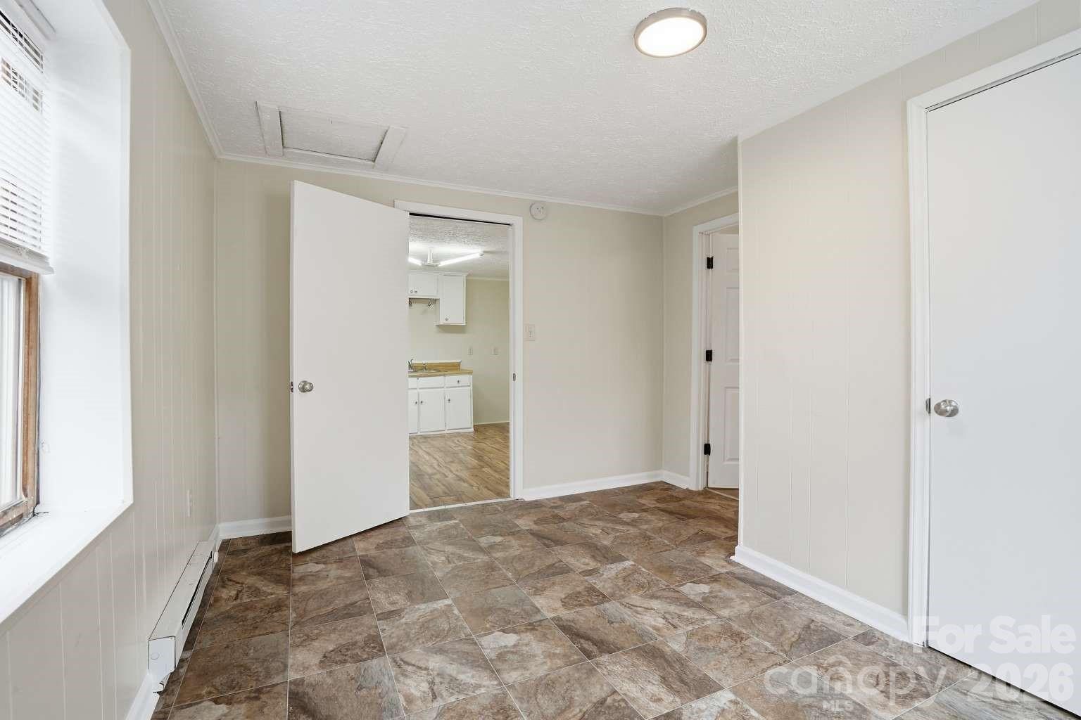 381 Cleghorn Street - Photo 14