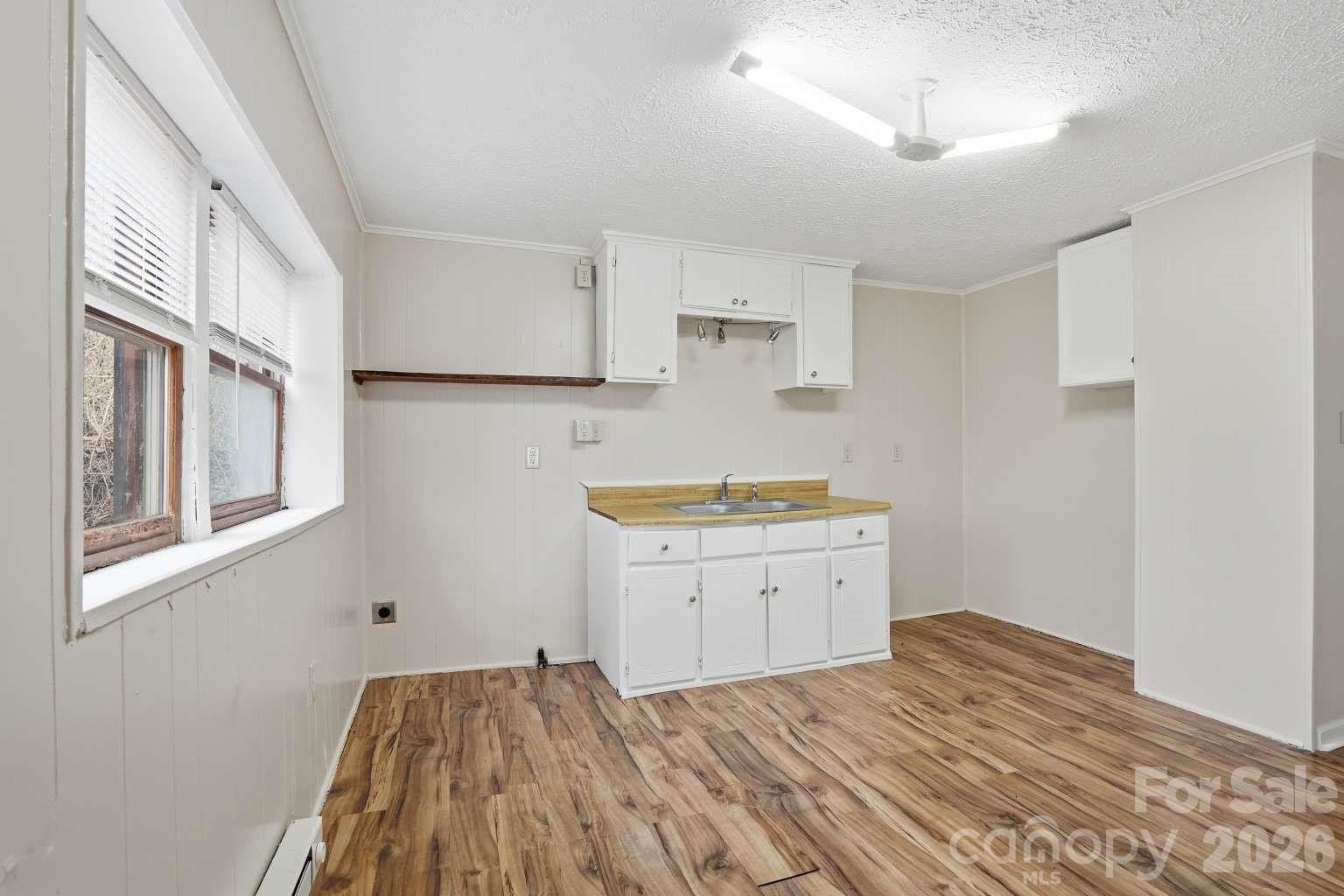 381 Cleghorn Street - Photo 16
