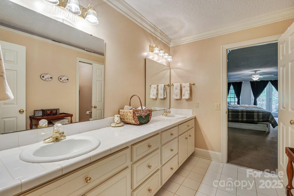 201 Hughes Creek - Photo 17