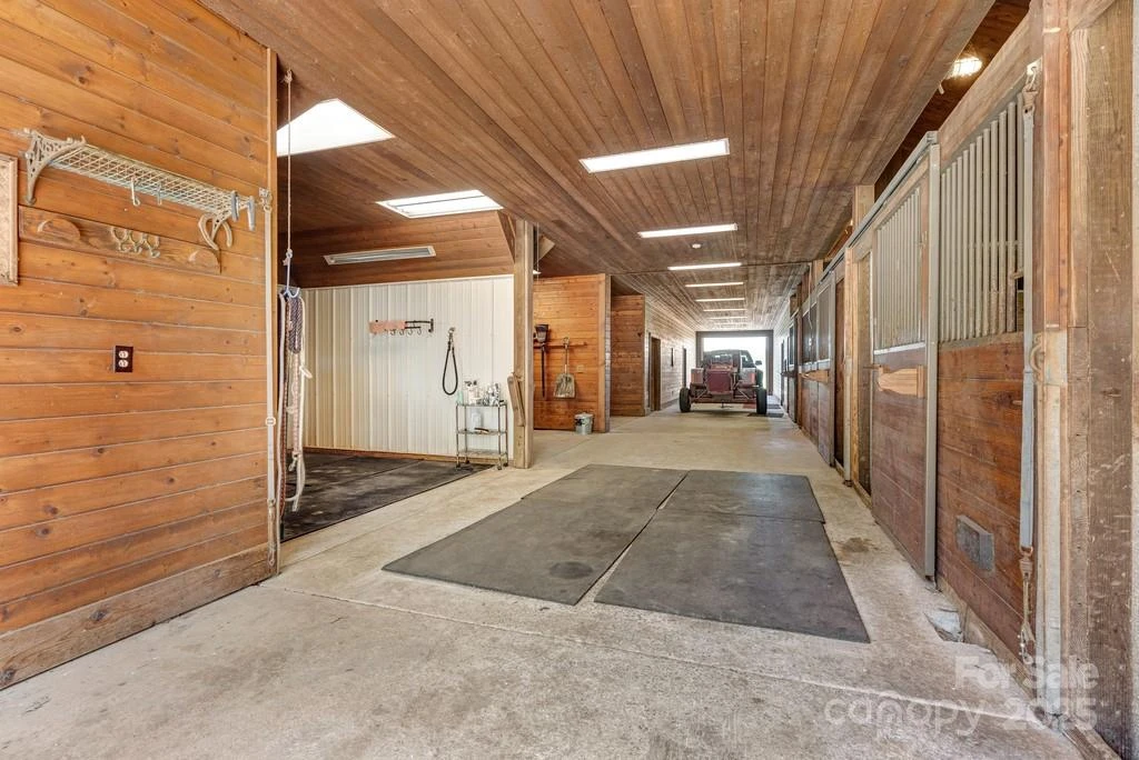 201 Hughes Creek - Photo 22
