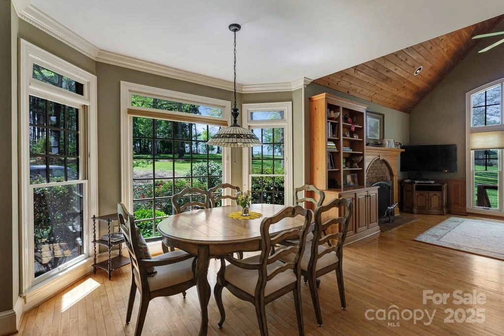 201 Hughes Creek - Photo 8