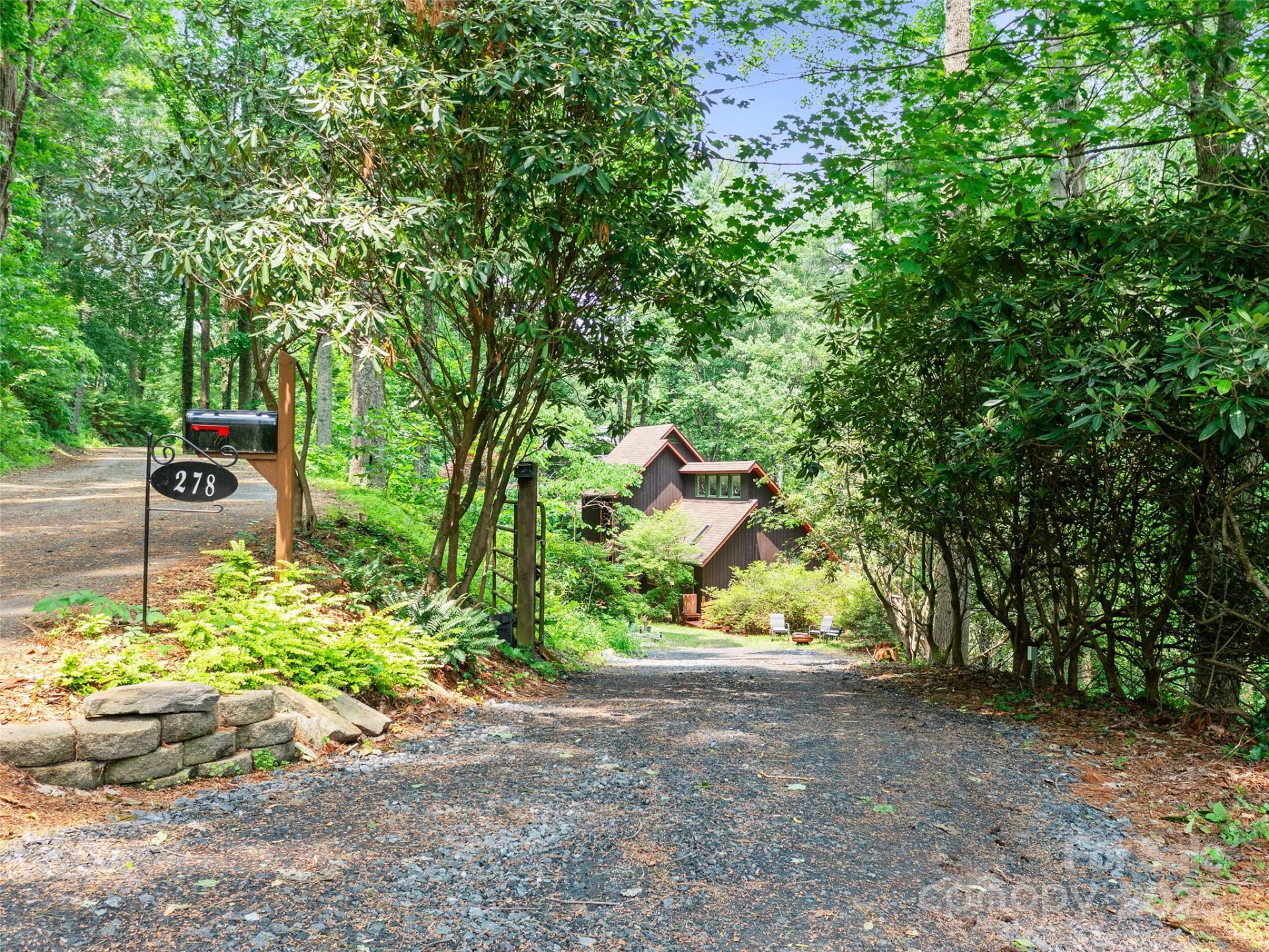 278 Mount View Drive - Photo 3