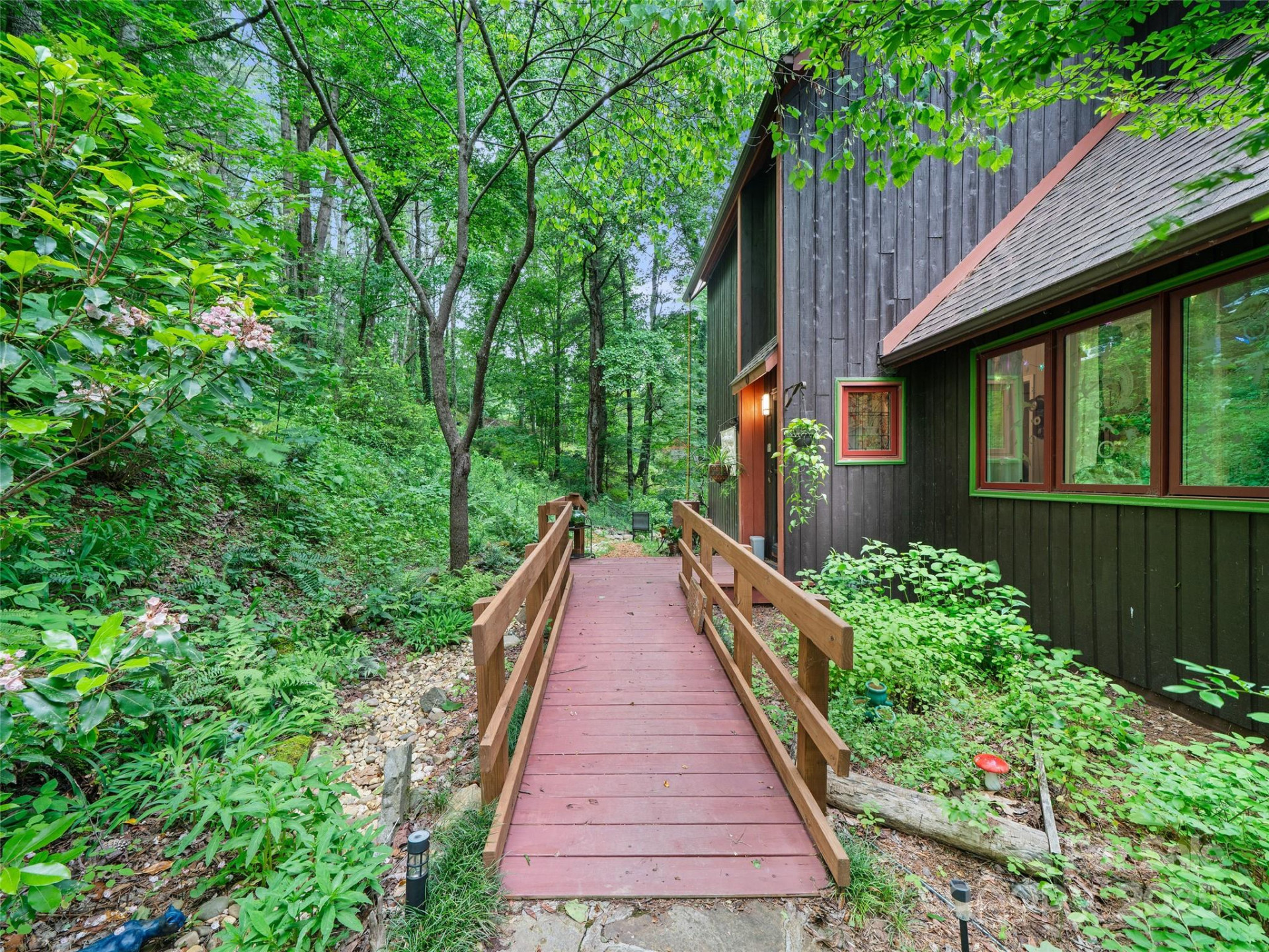 278 Mount View Drive - Photo 4