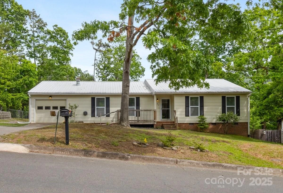65 Knoll Ridge Drive