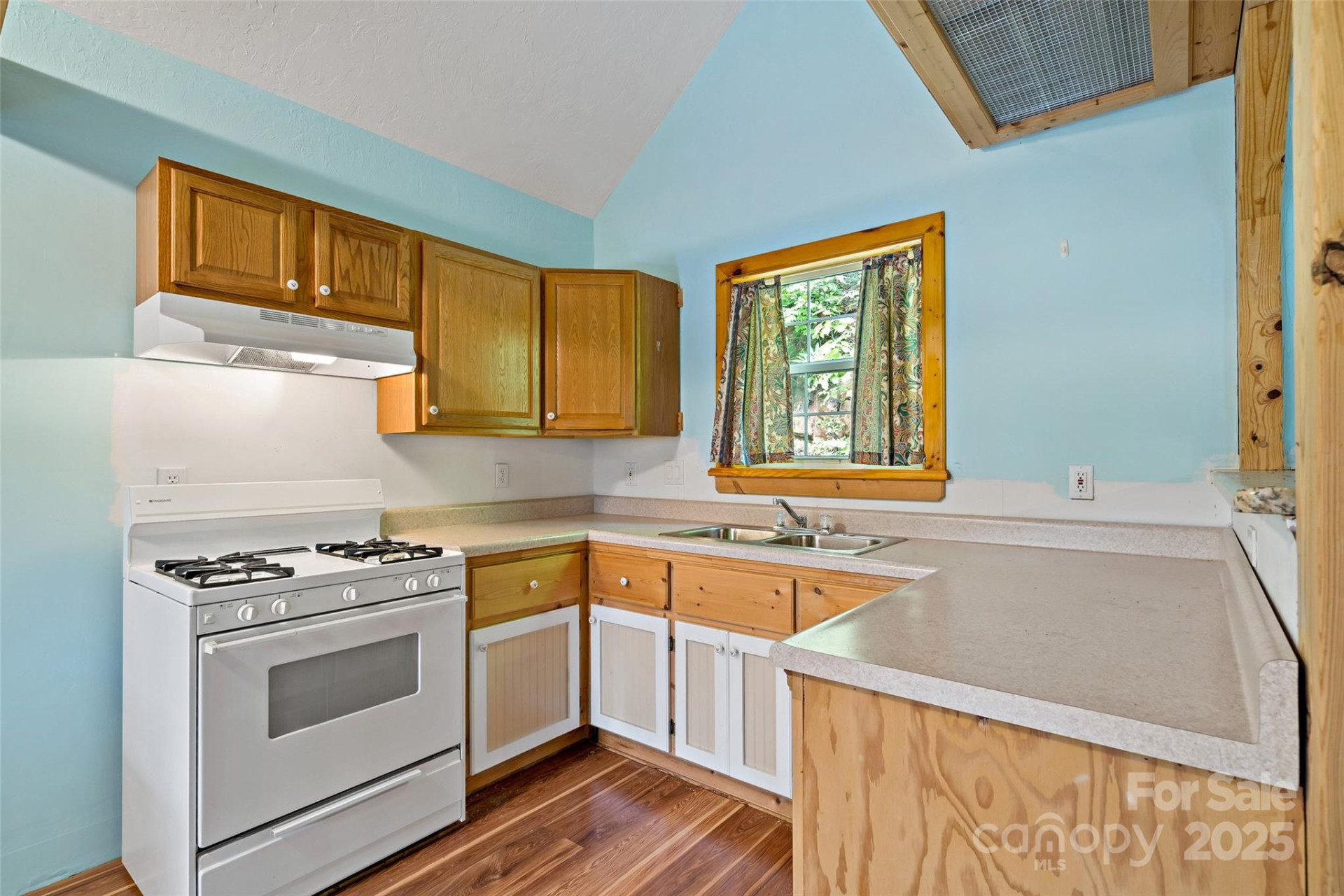 42 Parkway Drive - Photo 13