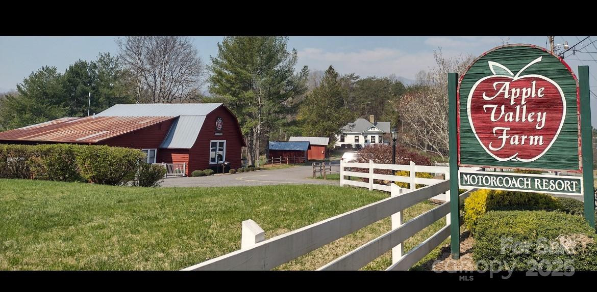 143 Cornell Circle - Photo 2