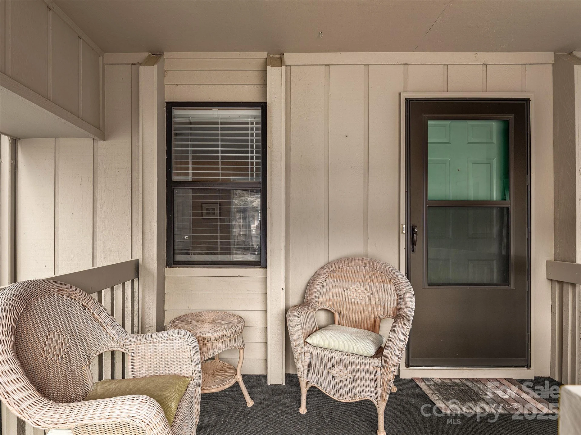 304 Abbey Circle - Photo 2