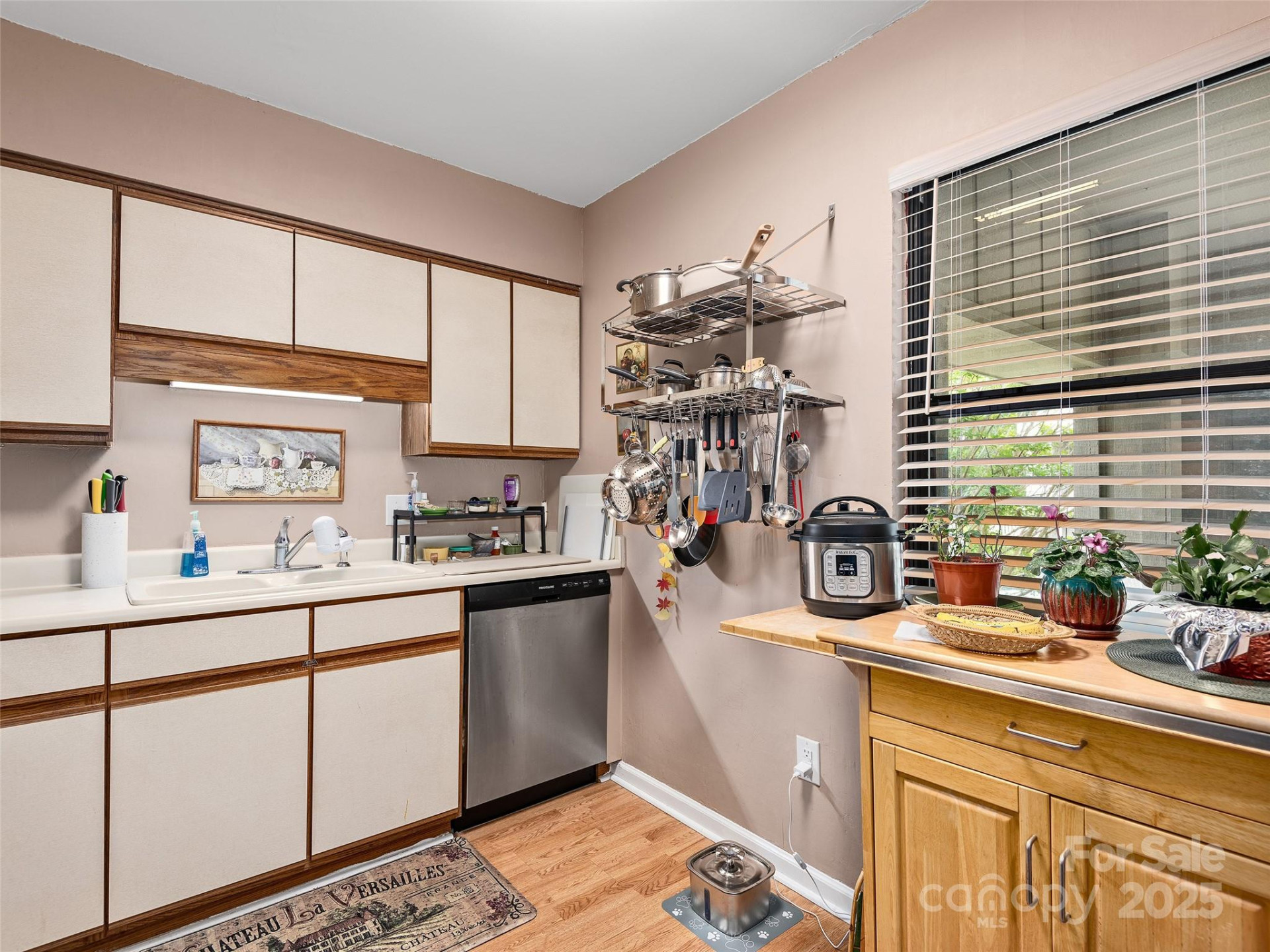 304 Abbey Circle - Photo 8
