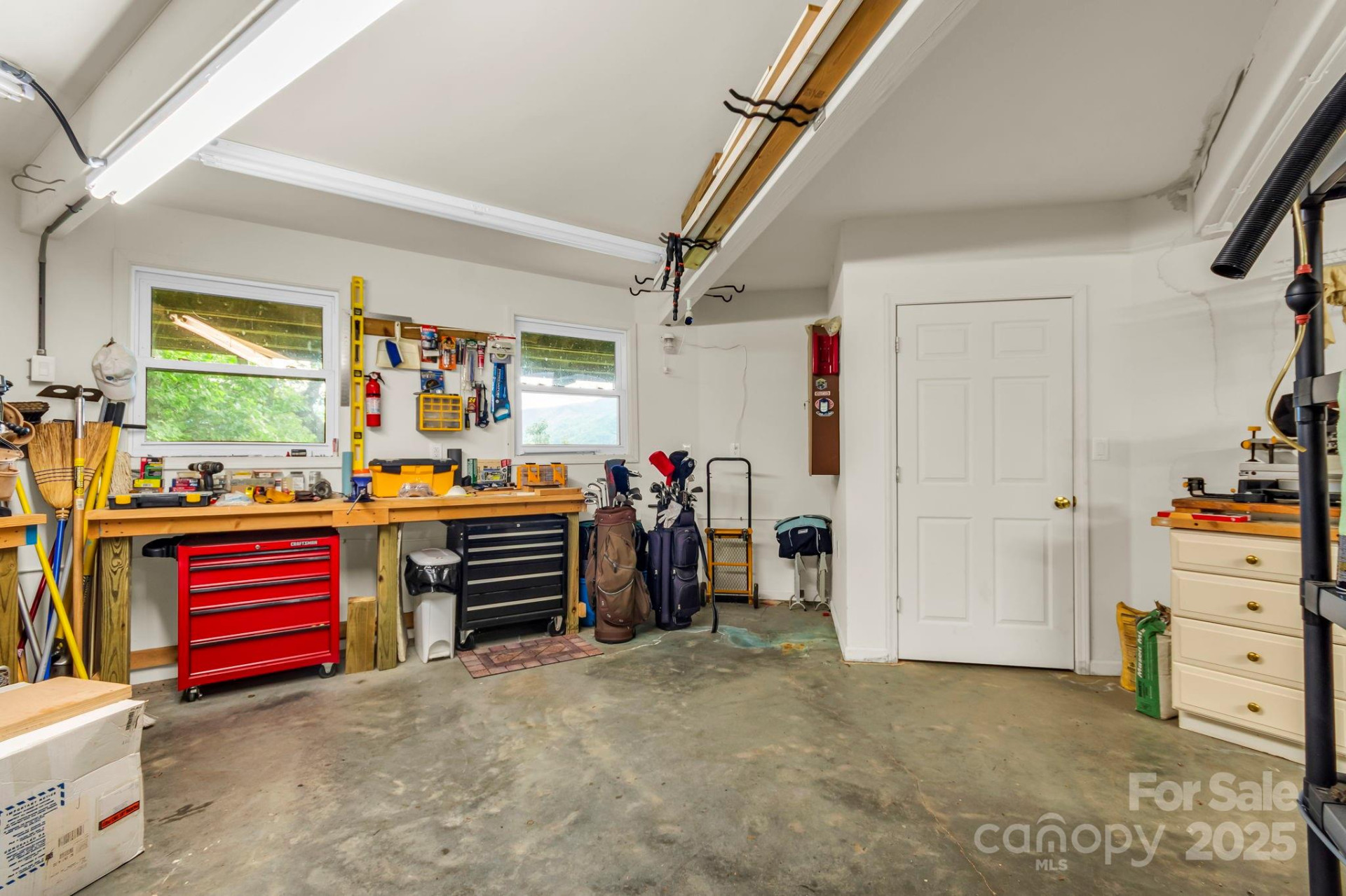 698 Youngs Mountain Drive - Photo 27