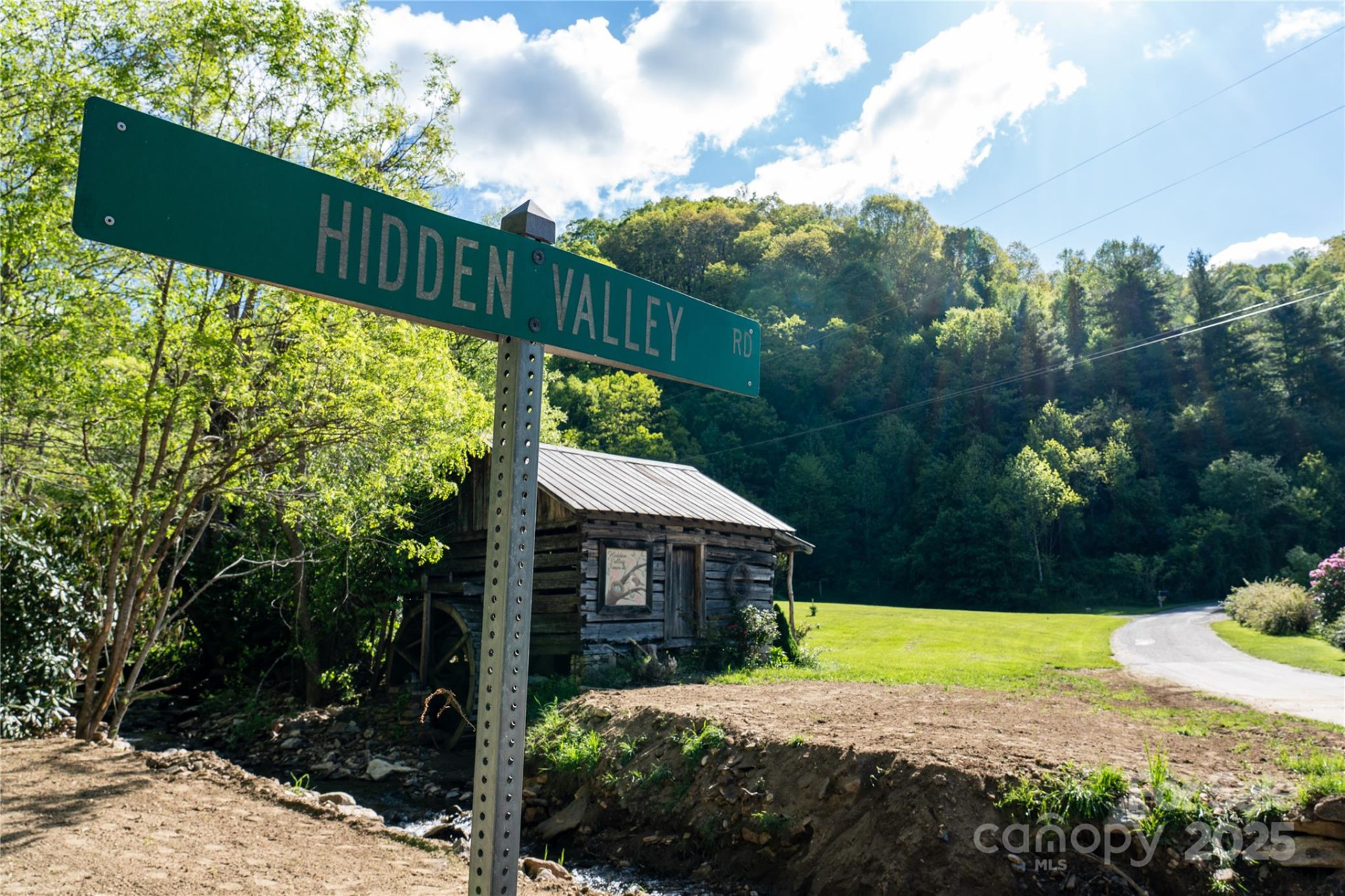 56 Hidden Valley Road - Photo 2