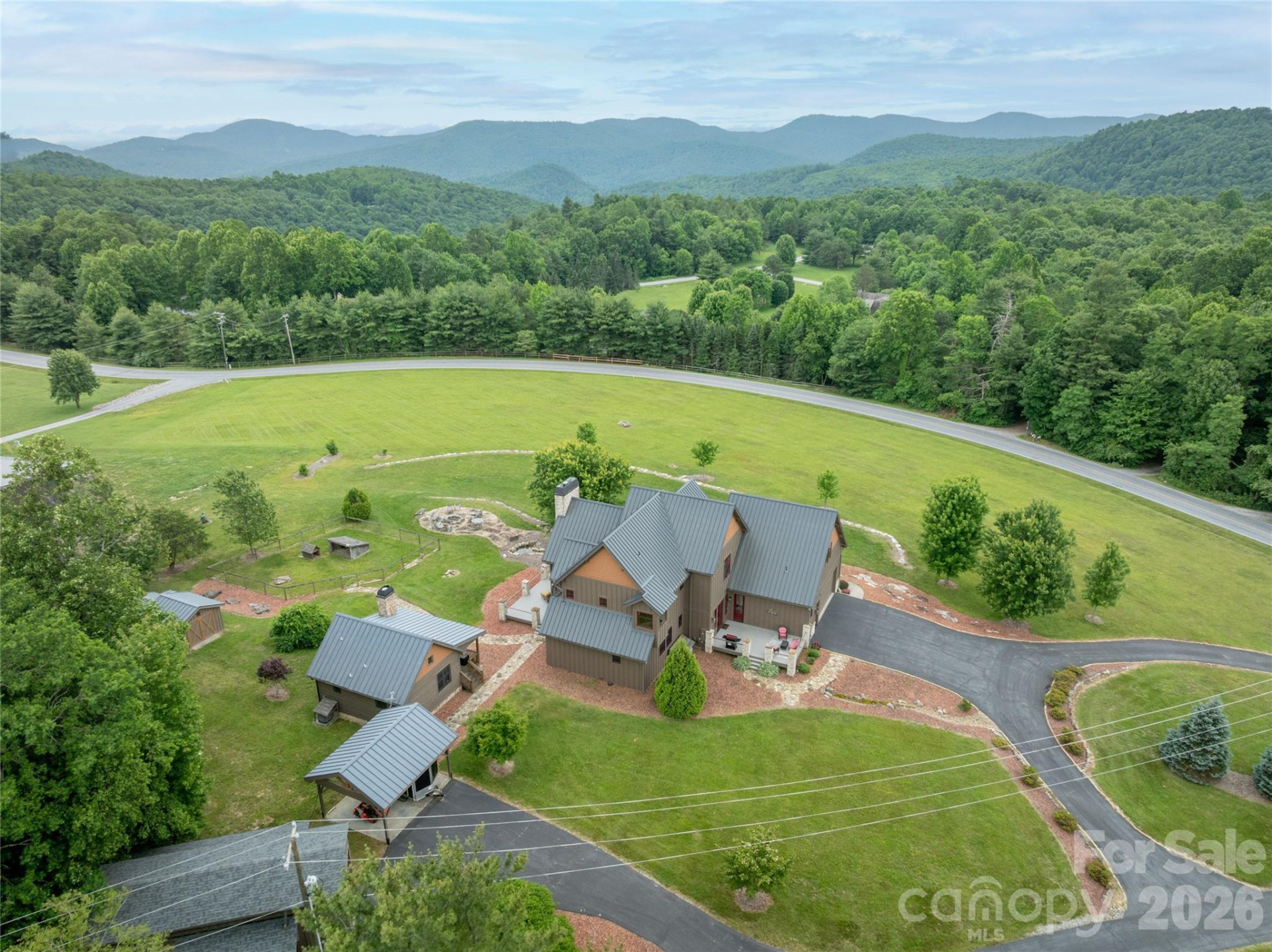 4862 Pinnacle Mountain Road - Photo 3