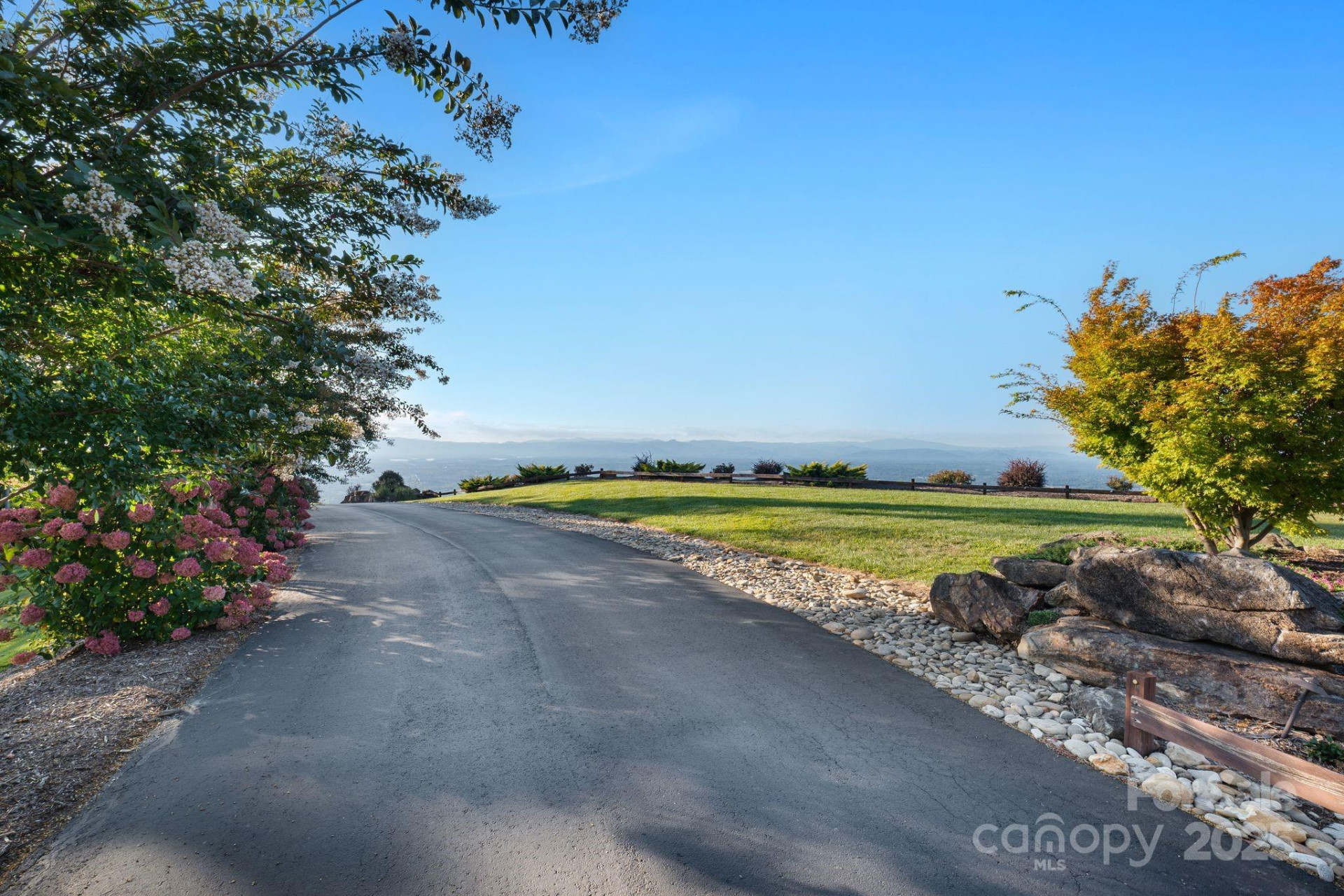 6572 Burkemont Road - Photo 35