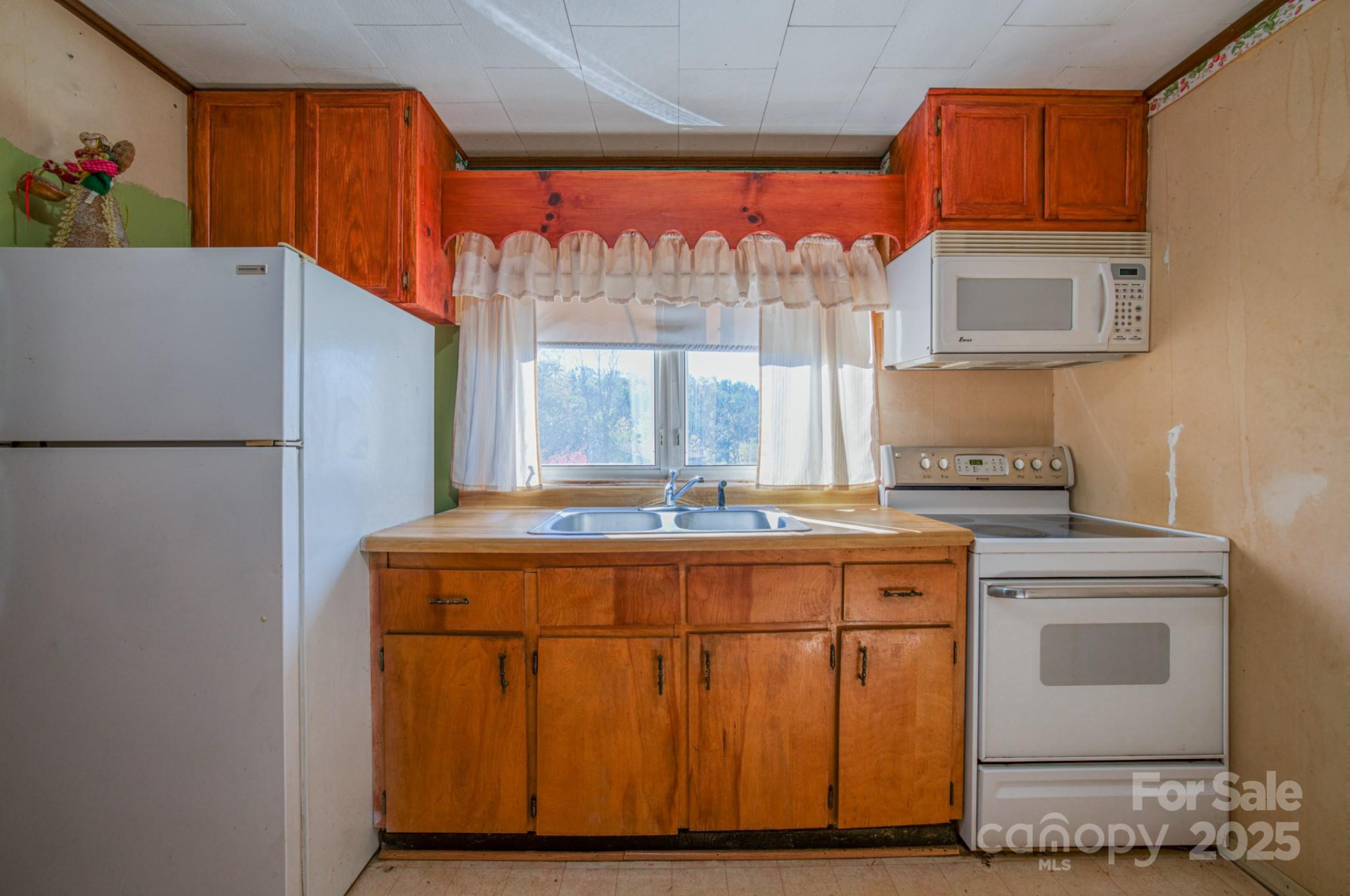 318 Monticello Road - Photo 15