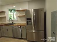 418 Bradley Street - Photo 4