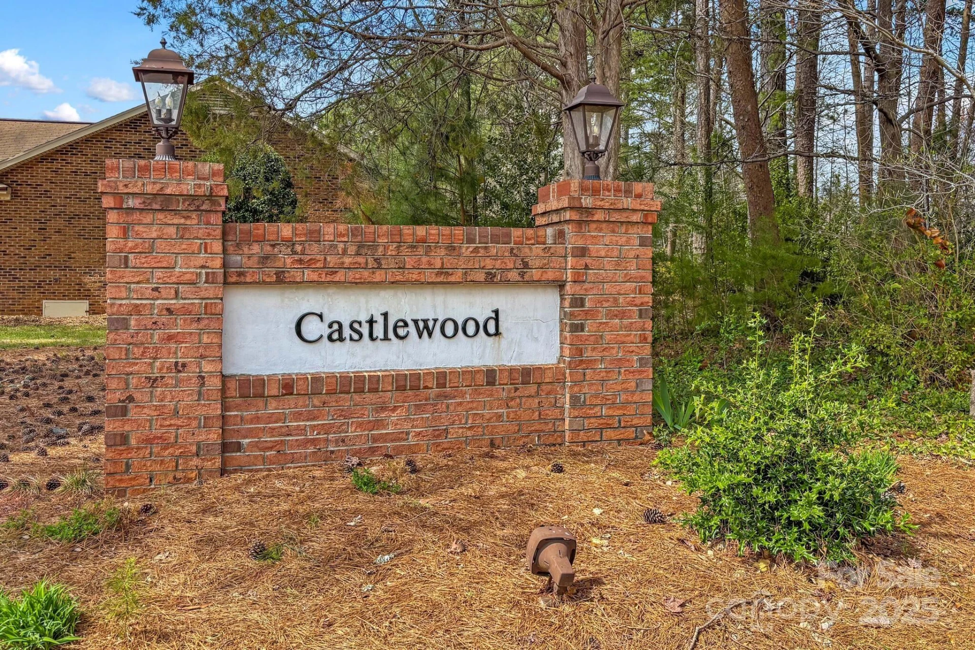 402 Swaim Court - Photo 2