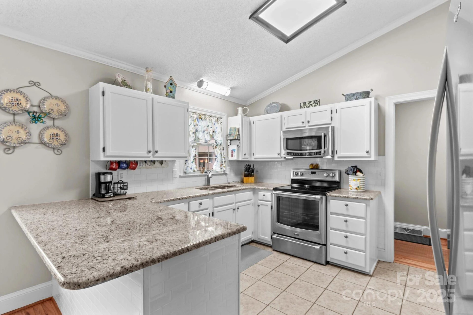 402 Swaim Court - Photo 15