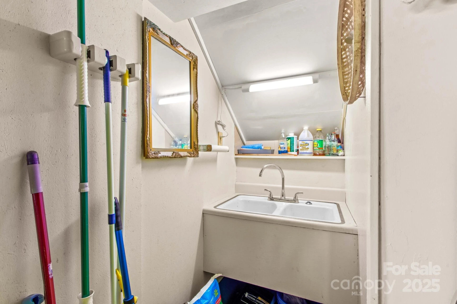 402 Swaim Court - Photo 35