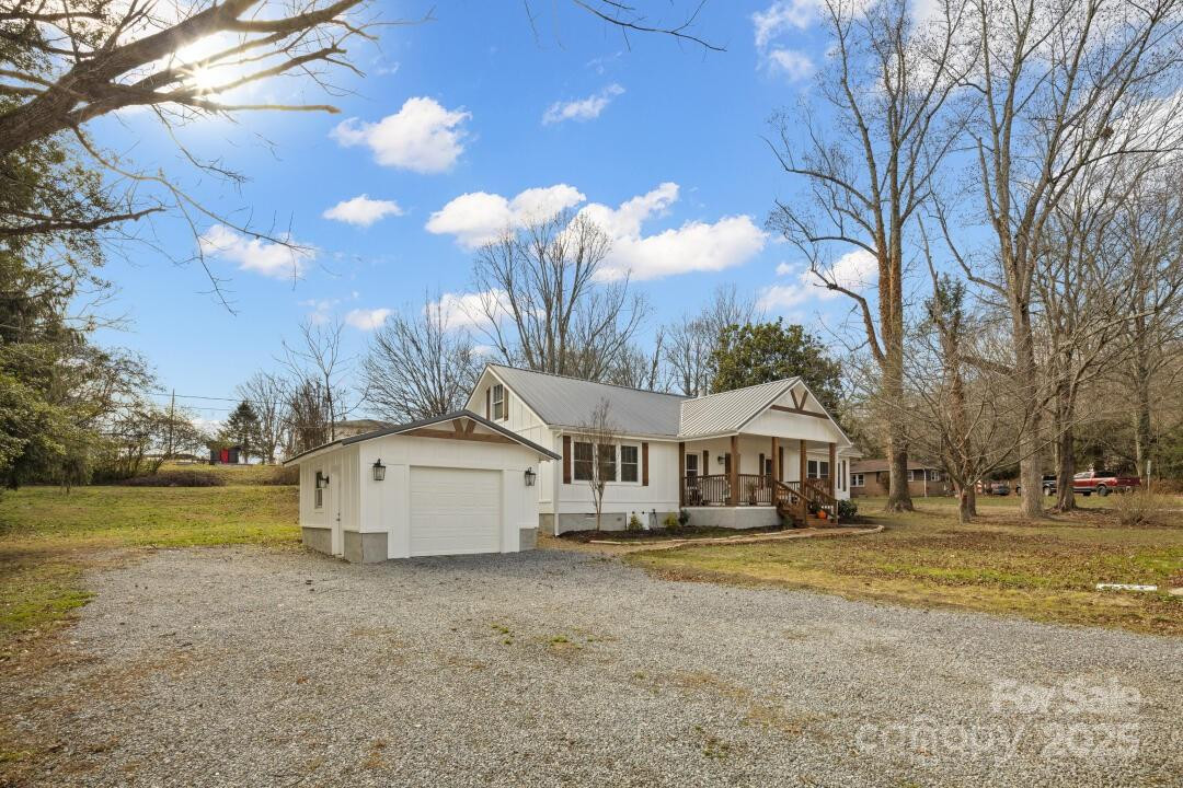 227 Ashmore Avenue - Photo 2