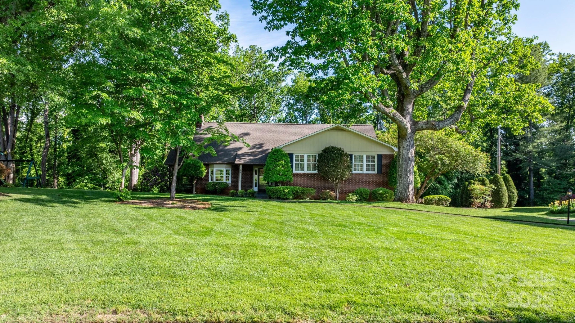 220 West Park Drive - Photo 3
