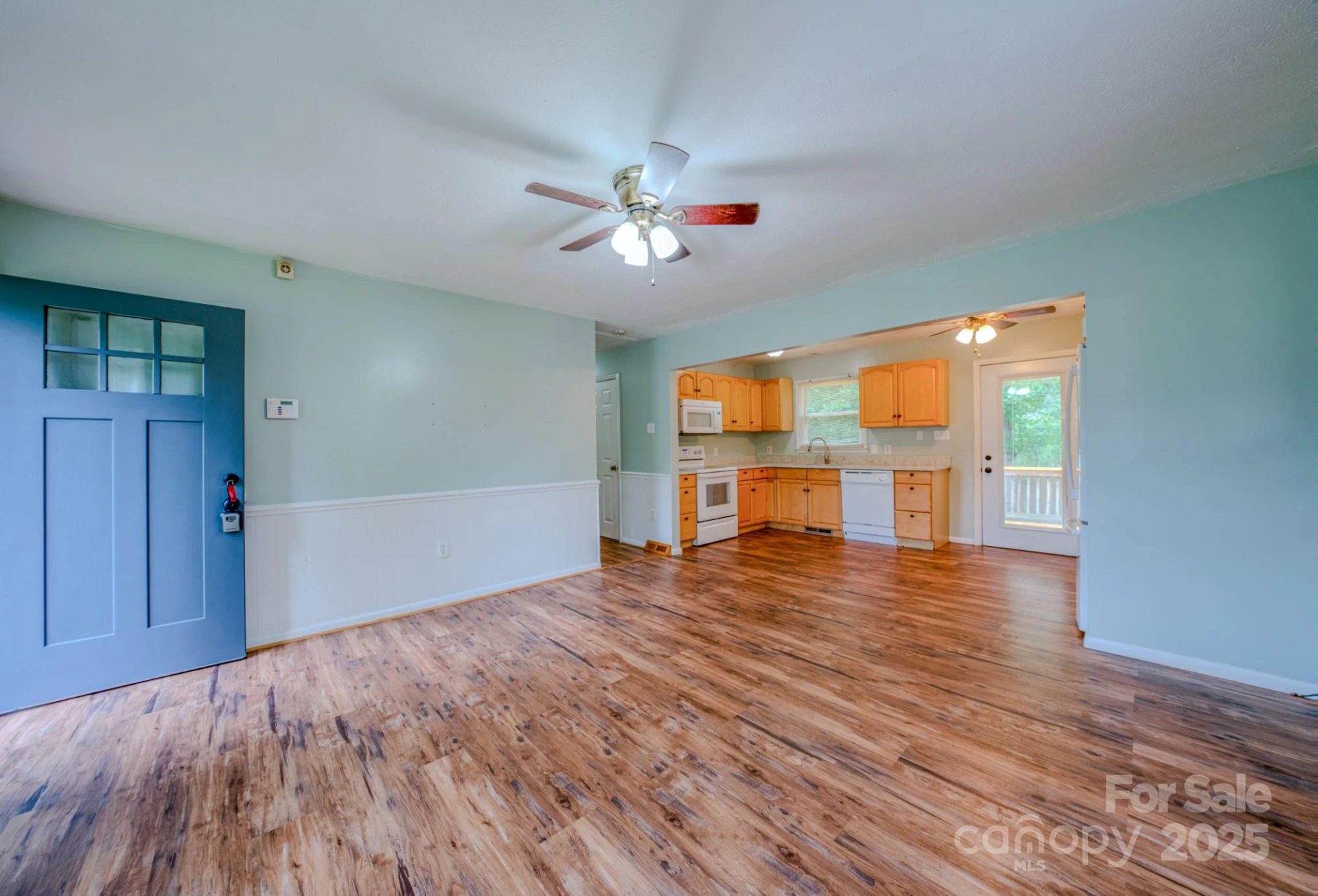 109 Chapman Drive - Photo 3