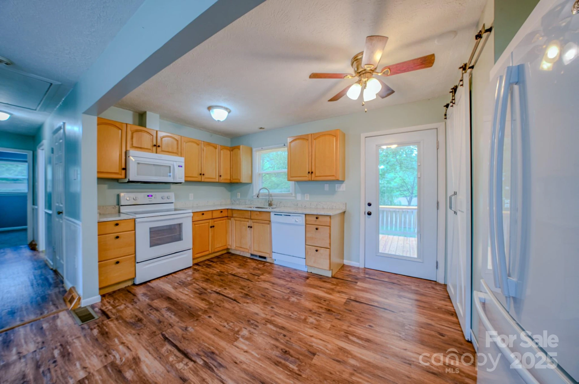 109 Chapman Drive - Photo 4