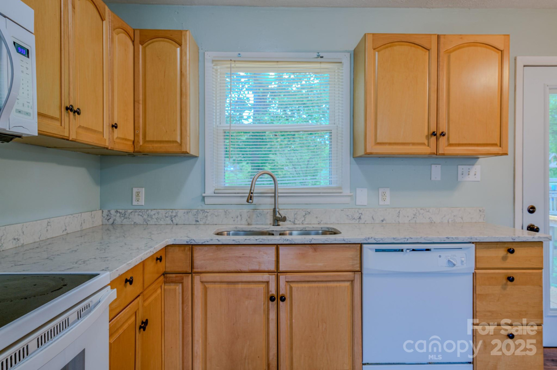 109 Chapman Drive - Photo 7