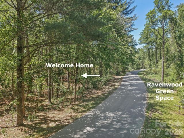 000 Ravenwood Drive