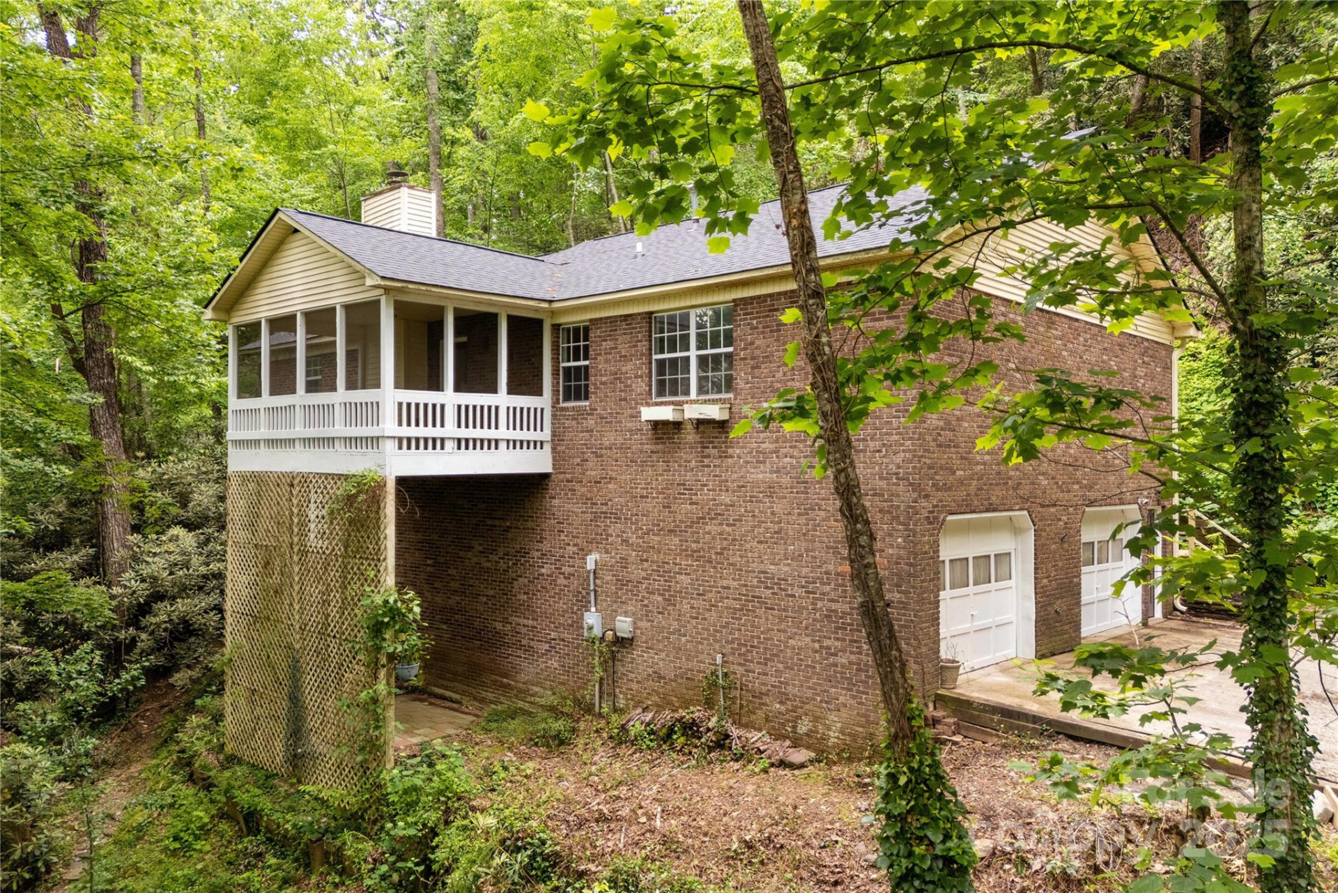 608 Surrey Glen Circle
